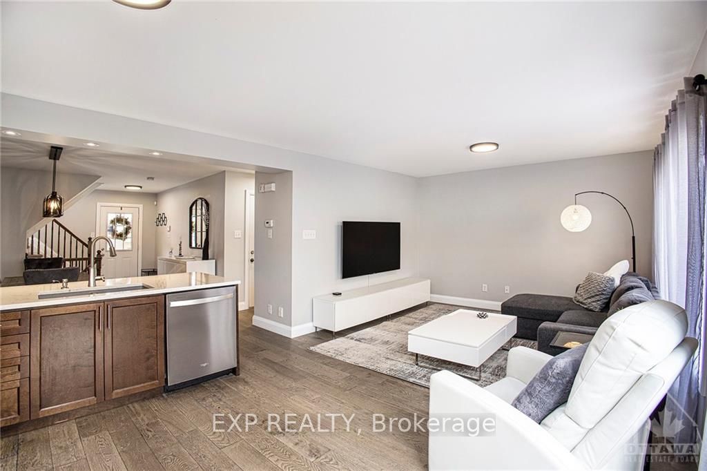 Photo 34 of 102 Par La Ville Circle, Ottawa, Stittsville (North) — HOMEH