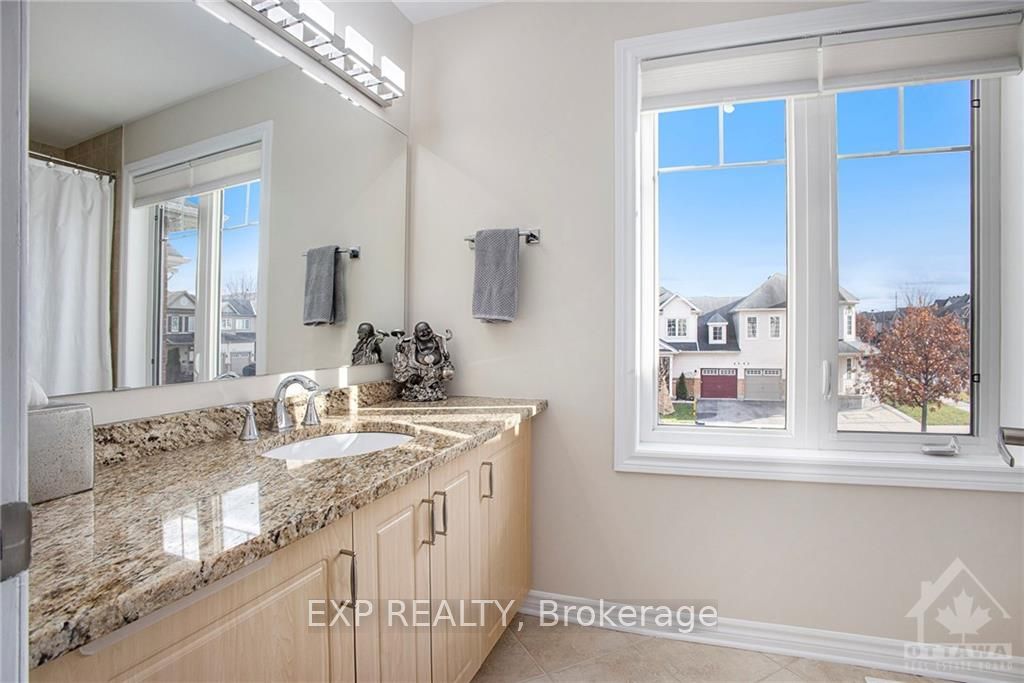 Photo 53 of 102 Par La Ville Circle, Ottawa, Stittsville (North) — HOMEH