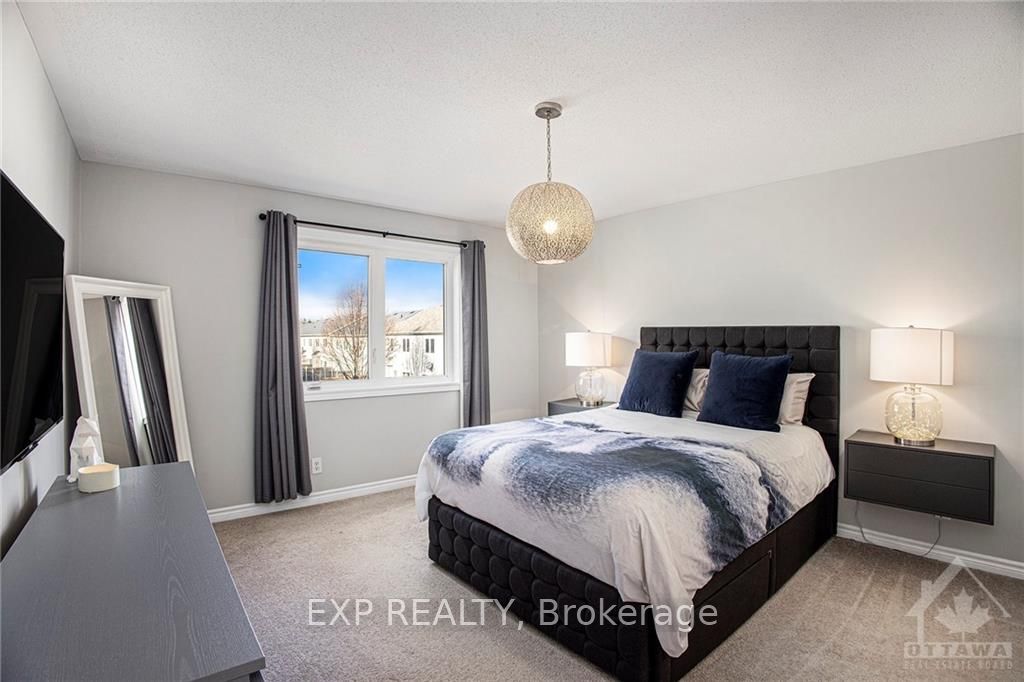 Photo 43 of 102 Par La Ville Circle, Ottawa, Stittsville (North) — HOMEH