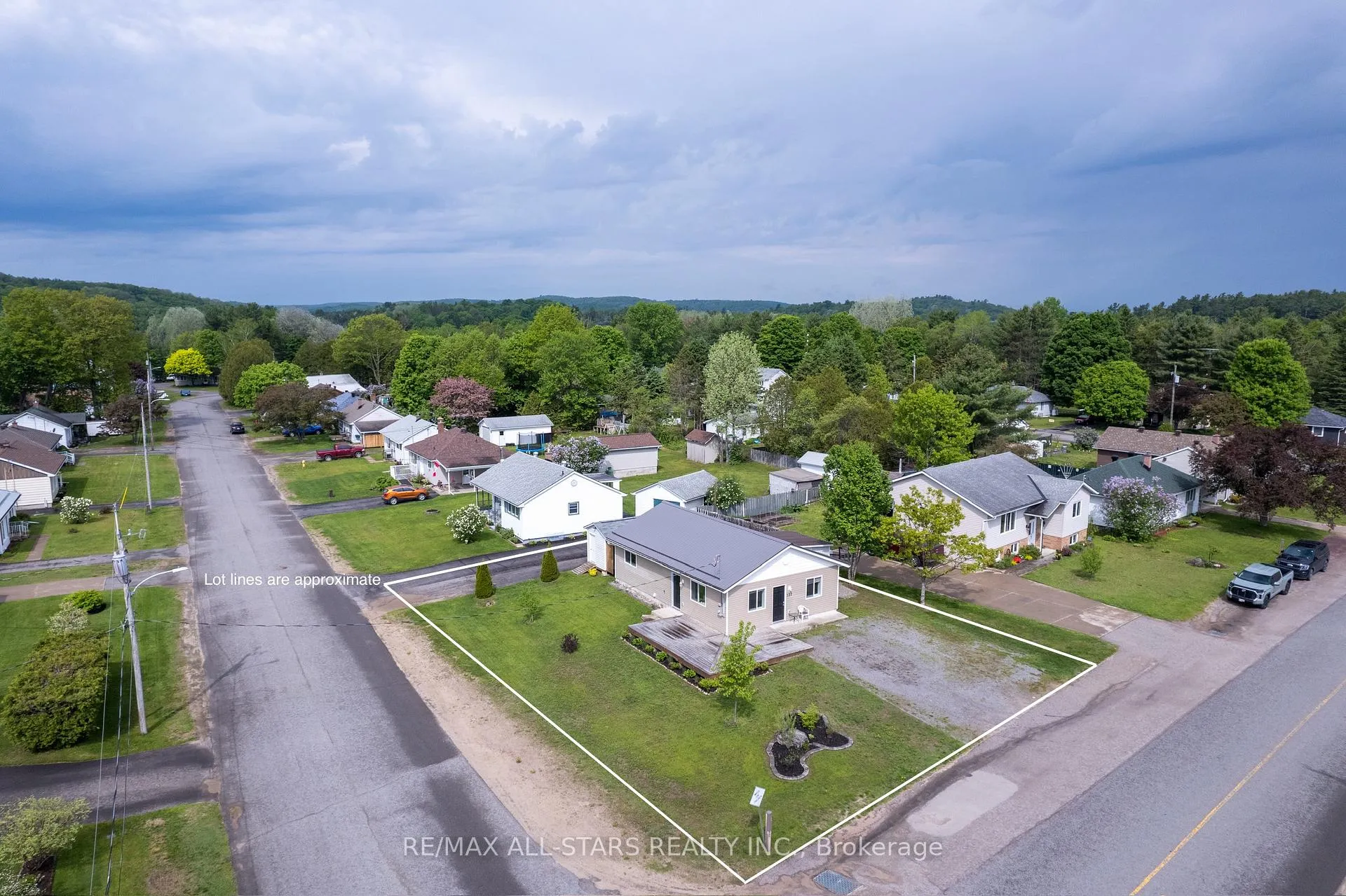 Photo 15 of 132 Newkirk Boulevard, Bancroft, Bancroft Ward — HOMEH
