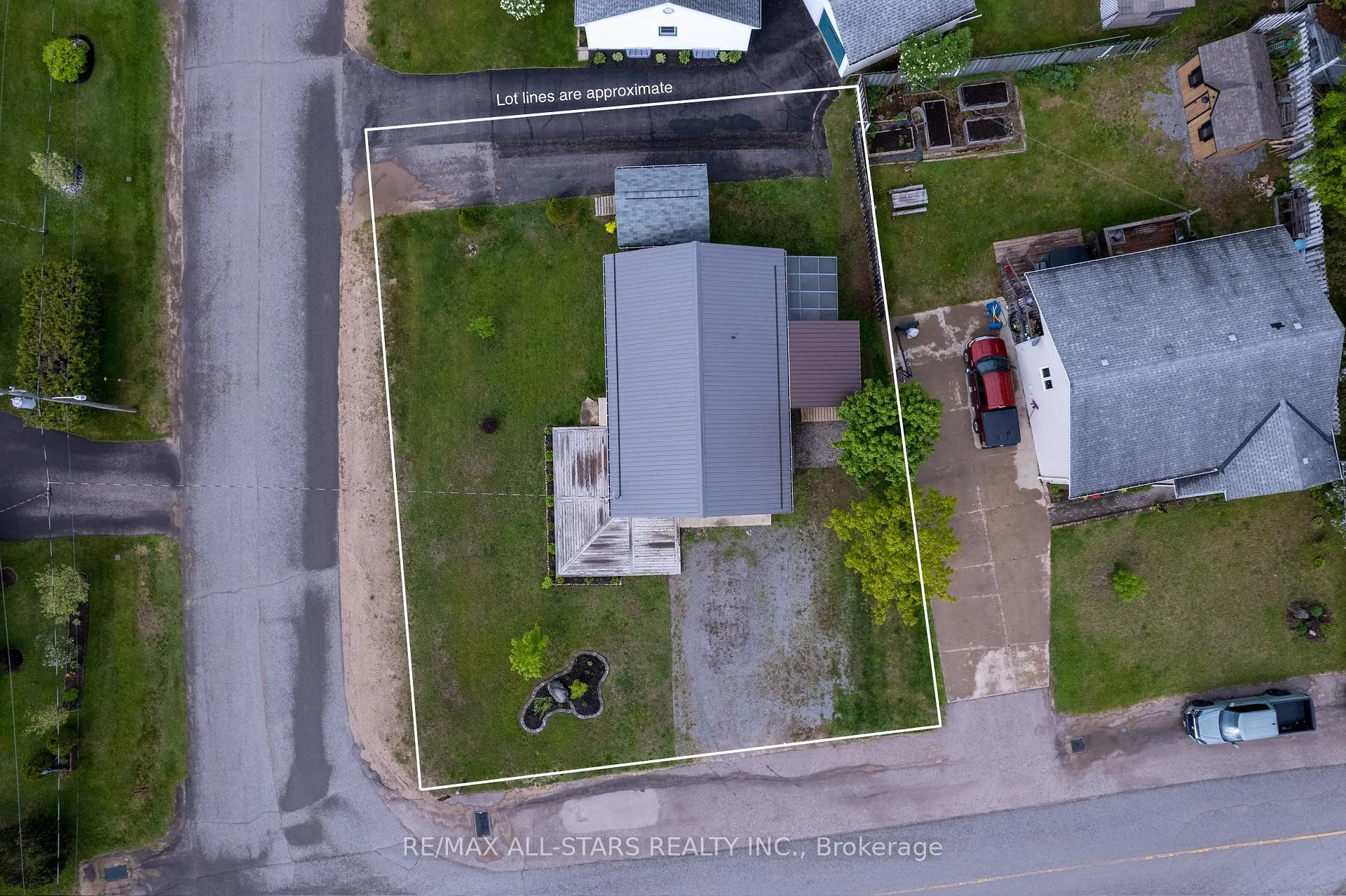 Photo 26 of 132 Newkirk Boulevard, Bancroft, Bancroft Ward — HOMEH