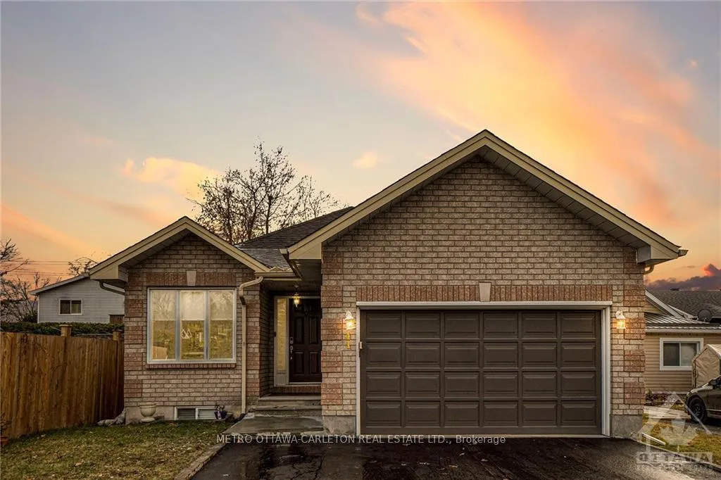 Photo 2 of 41 Red Maple Crescent, Ottawa, Blackburn Hamlet — HOMEH