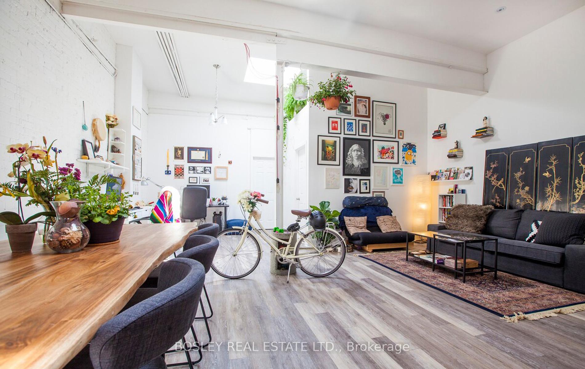 Front of Unit 202, 137 Roncesvalles Avenue