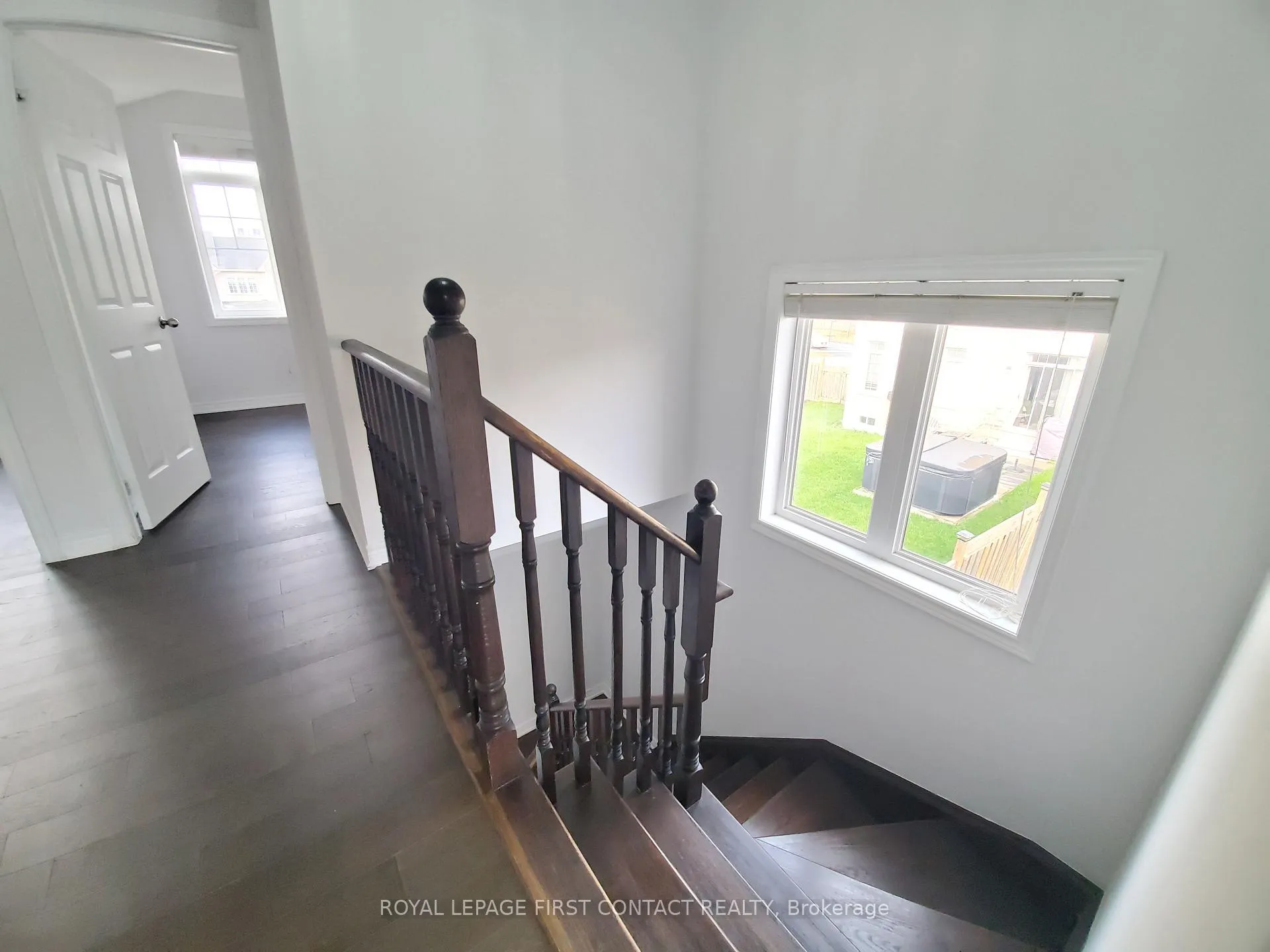 Photo 11 of 87 Pearcey Crescent, Barrie, Bayfield — HOMEH