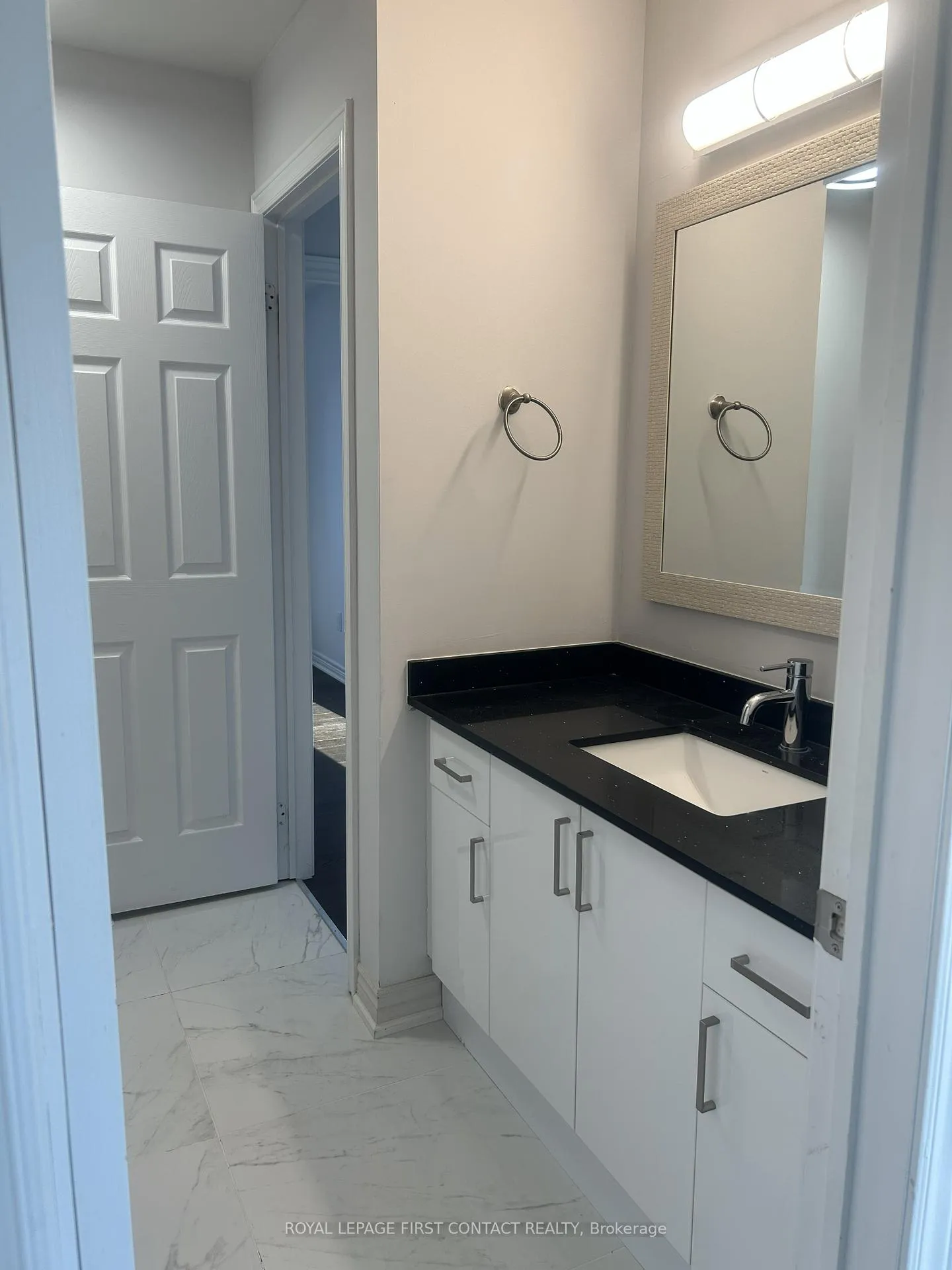 Photo 17 of 87 Pearcey Crescent, Barrie, Bayfield — HOMEH