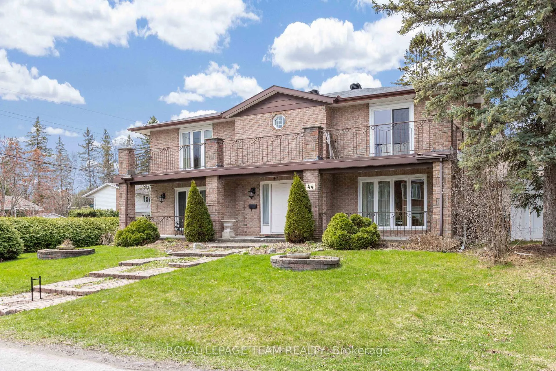 Photo 6 of 44 Sycamore Drive, Ottawa, Arbeatha Park — HOMEH