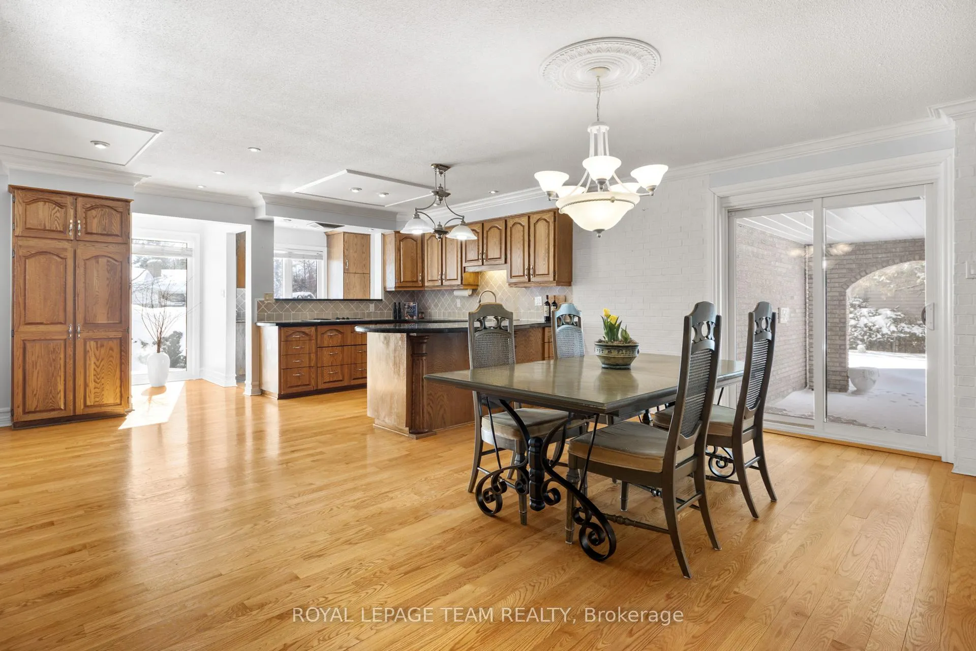 Photo 74 of 44 Sycamore Drive, Ottawa, Arbeatha Park — HOMEH
