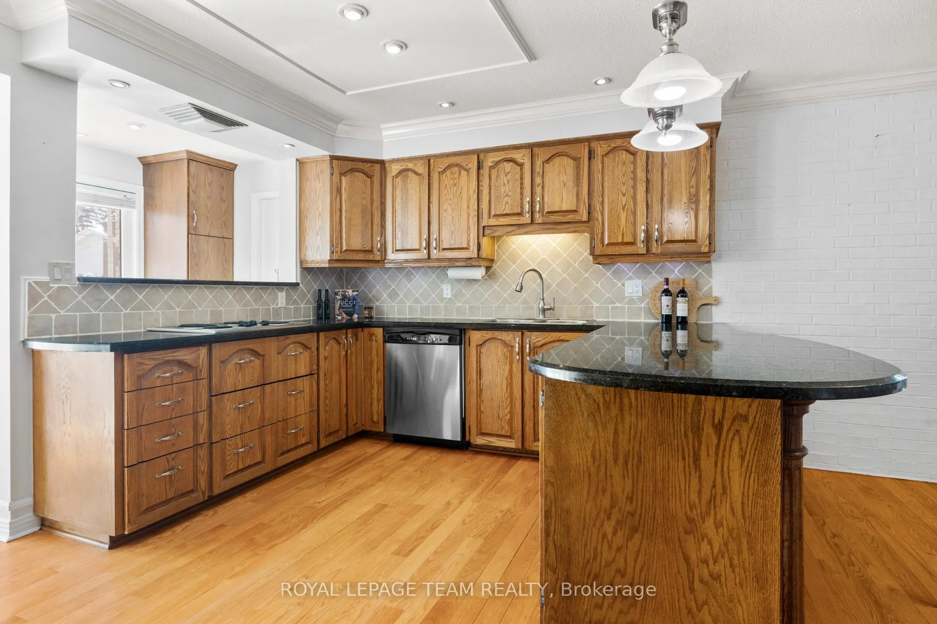 Photo 78 of 44 Sycamore Drive, Ottawa, Arbeatha Park — HOMEH