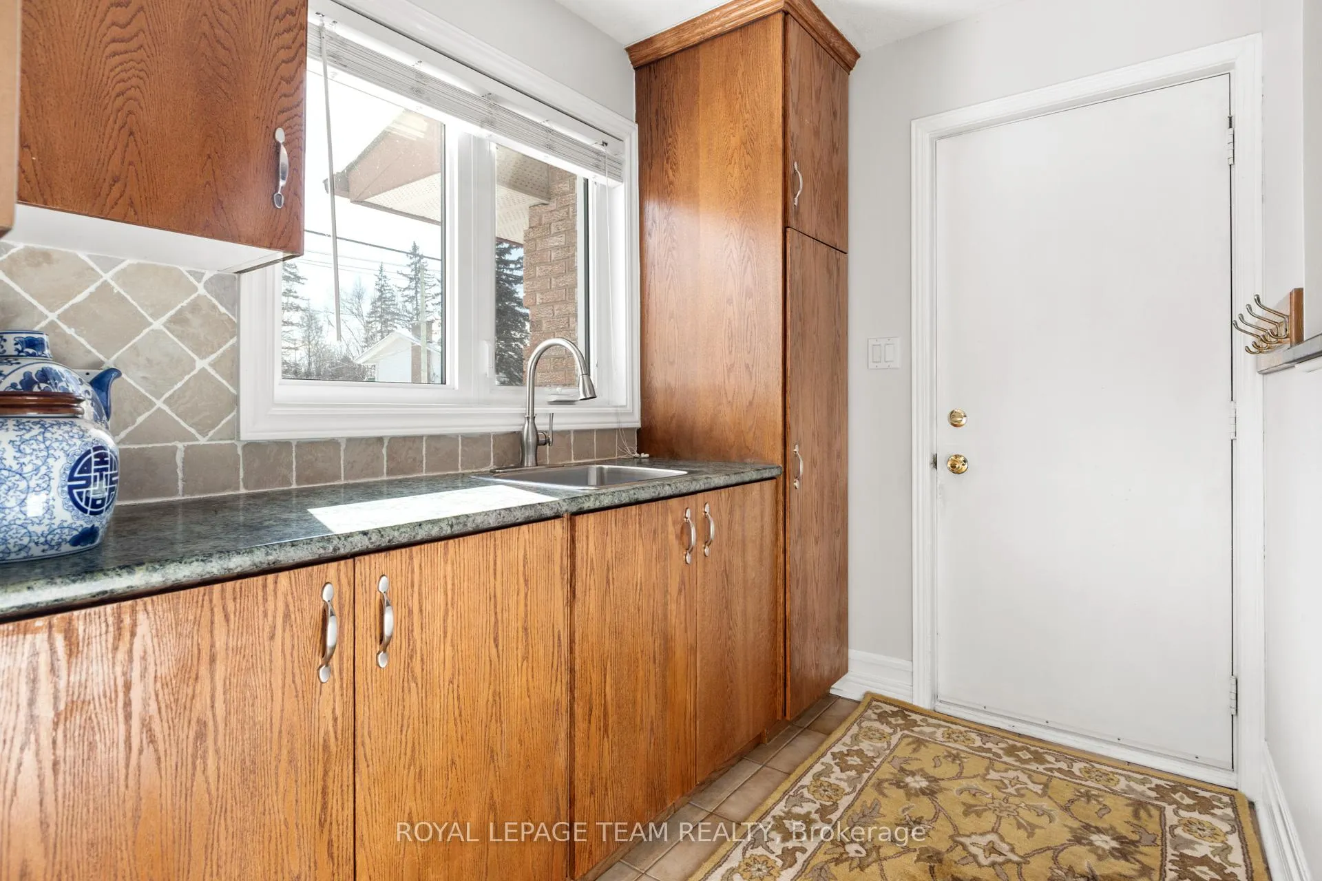 Photo 102 of 44 Sycamore Drive, Ottawa, Arbeatha Park — HOMEH