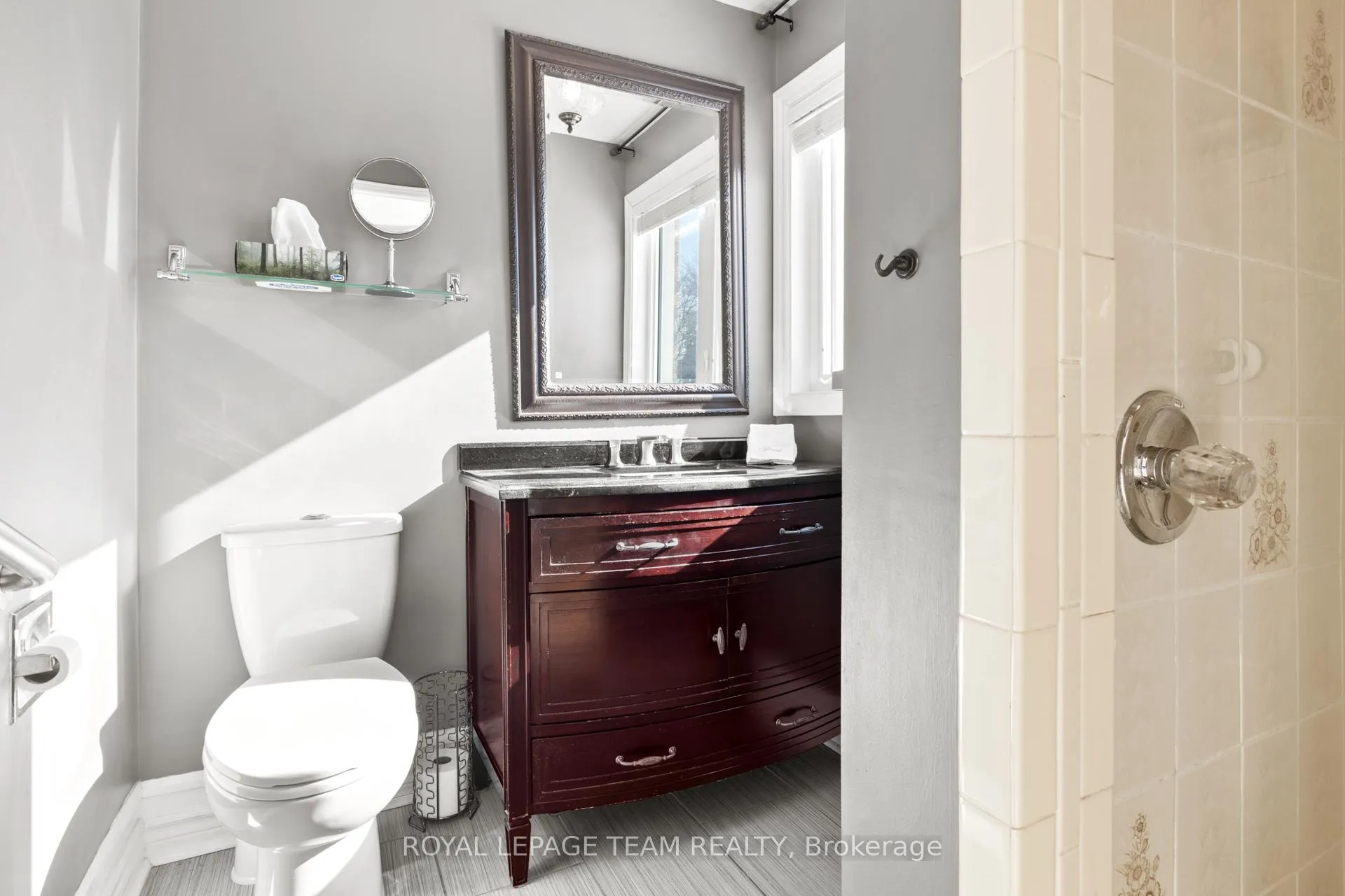 Photo 103 of 44 Sycamore Drive, Ottawa, Arbeatha Park — HOMEH