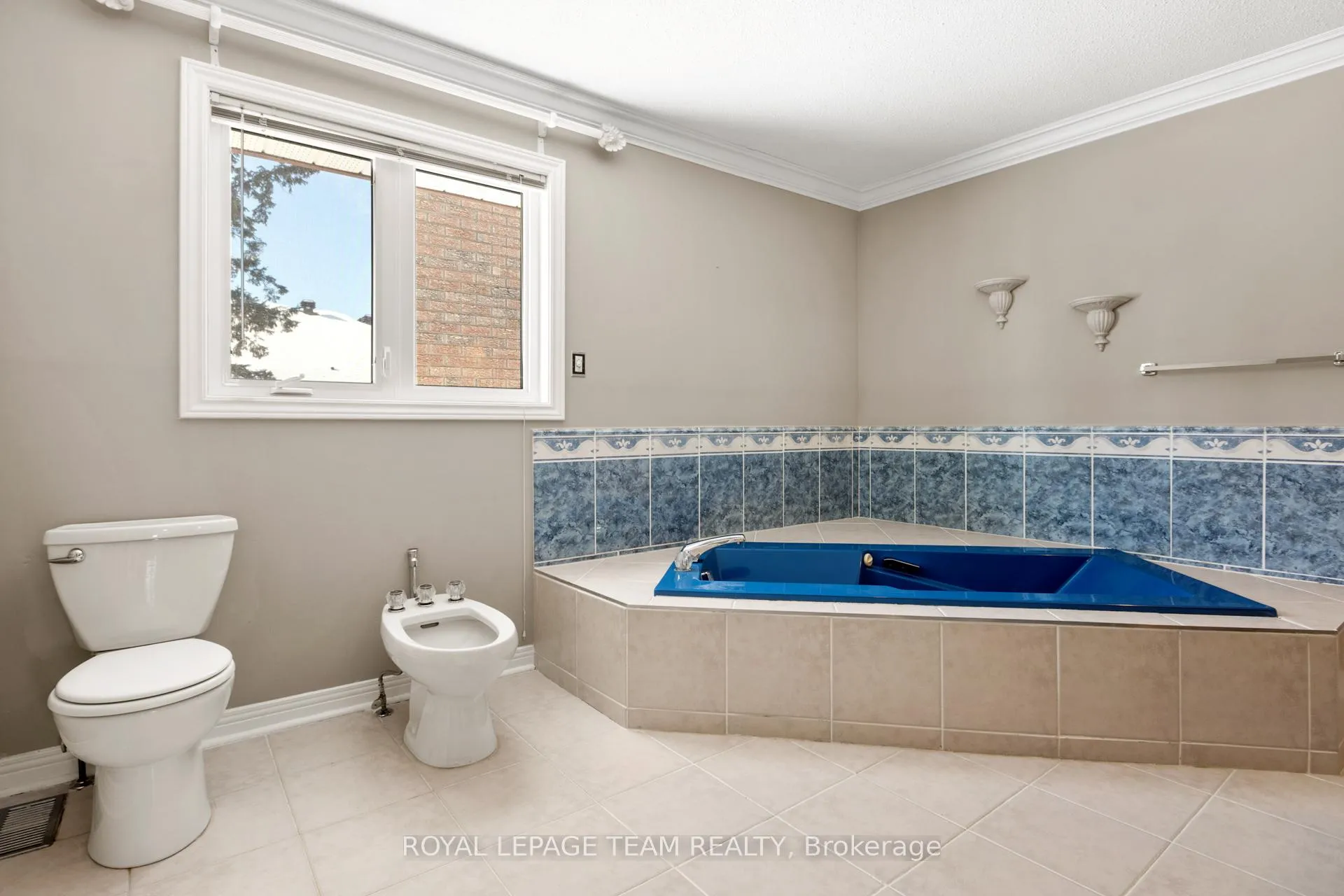 Photo 127 of 44 Sycamore Drive, Ottawa, Arbeatha Park — HOMEH