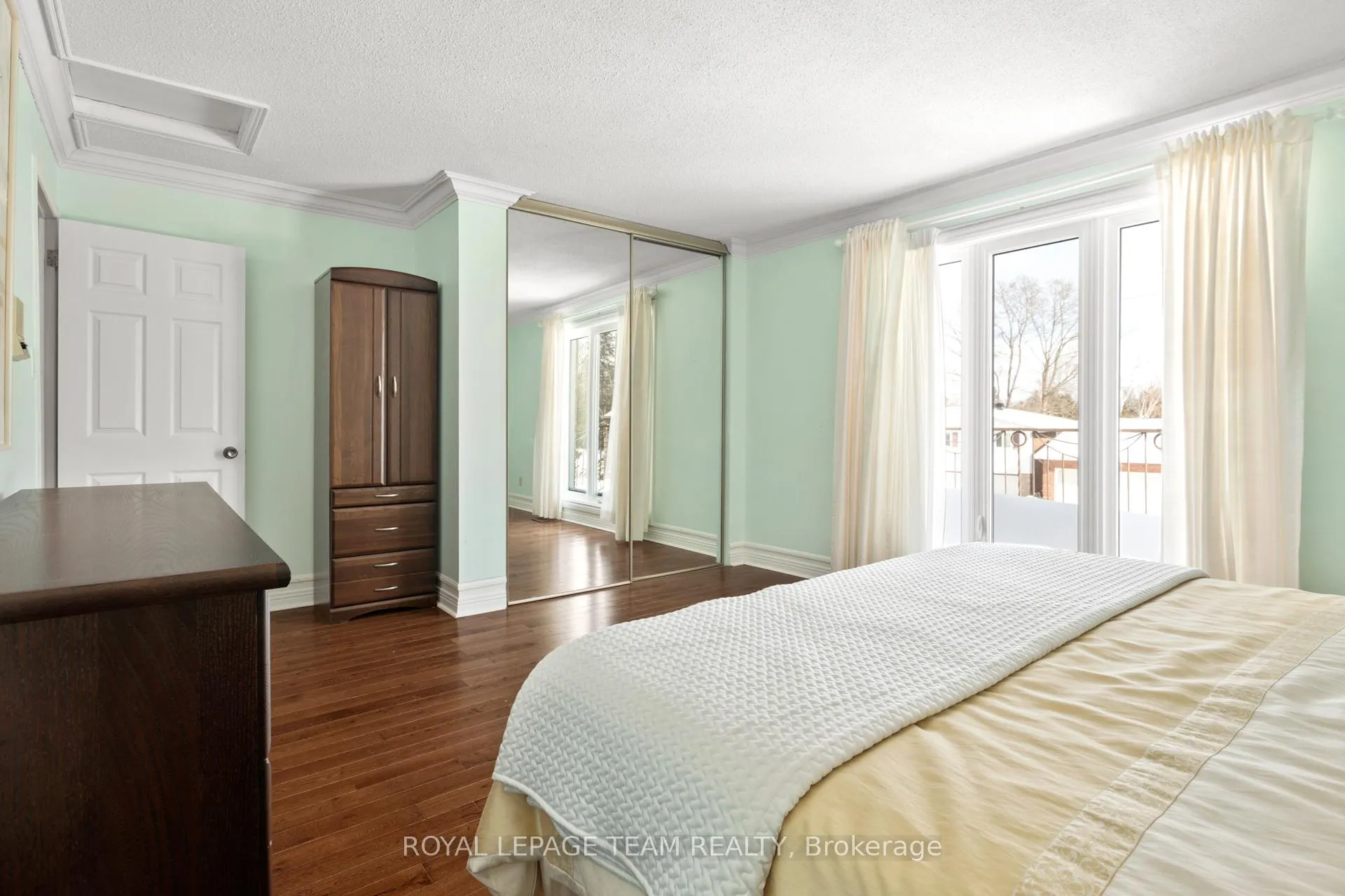 Photo 155 of 44 Sycamore Drive, Ottawa, Arbeatha Park — HOMEH