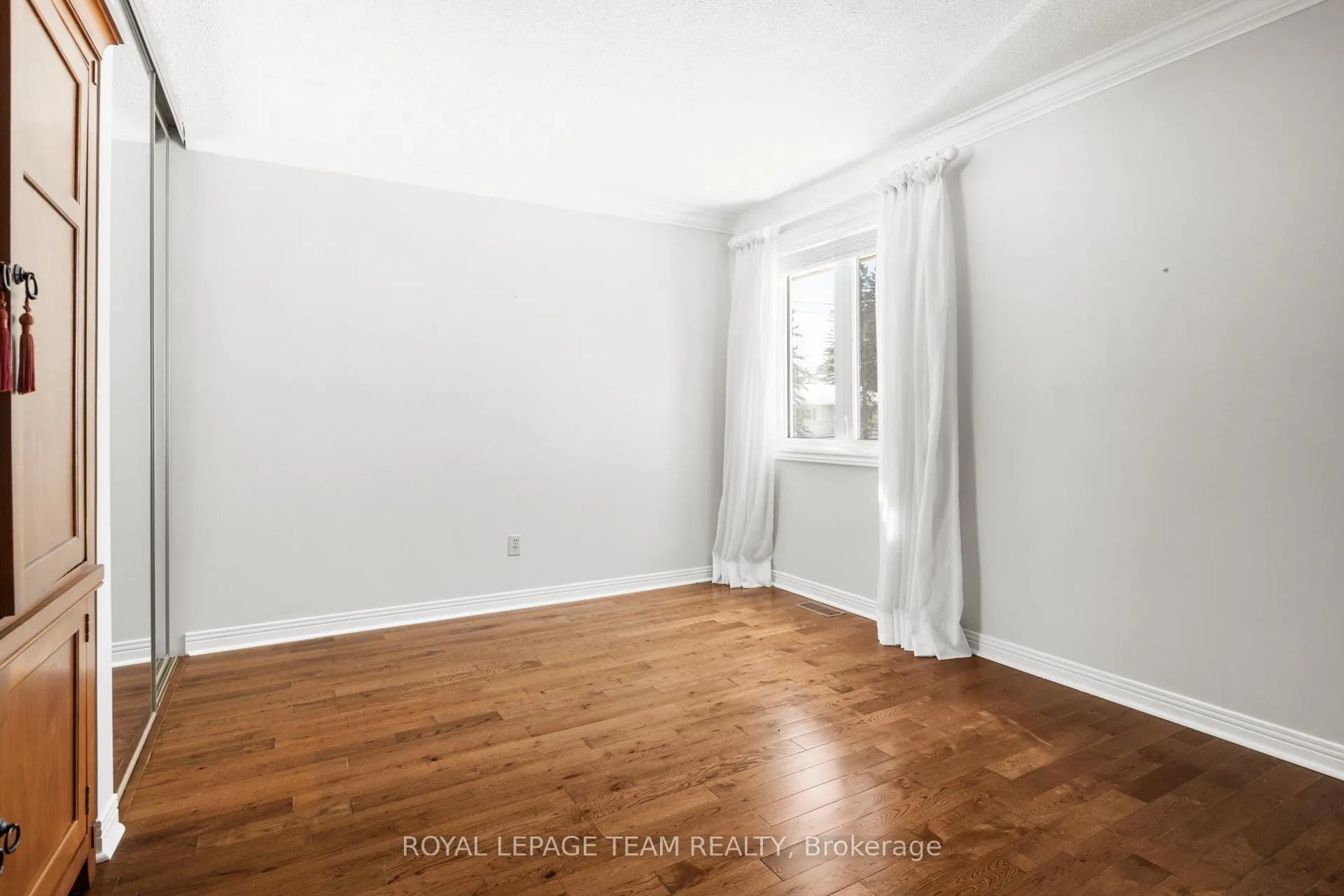 Photo 165 of 44 Sycamore Drive, Ottawa, Arbeatha Park — HOMEH