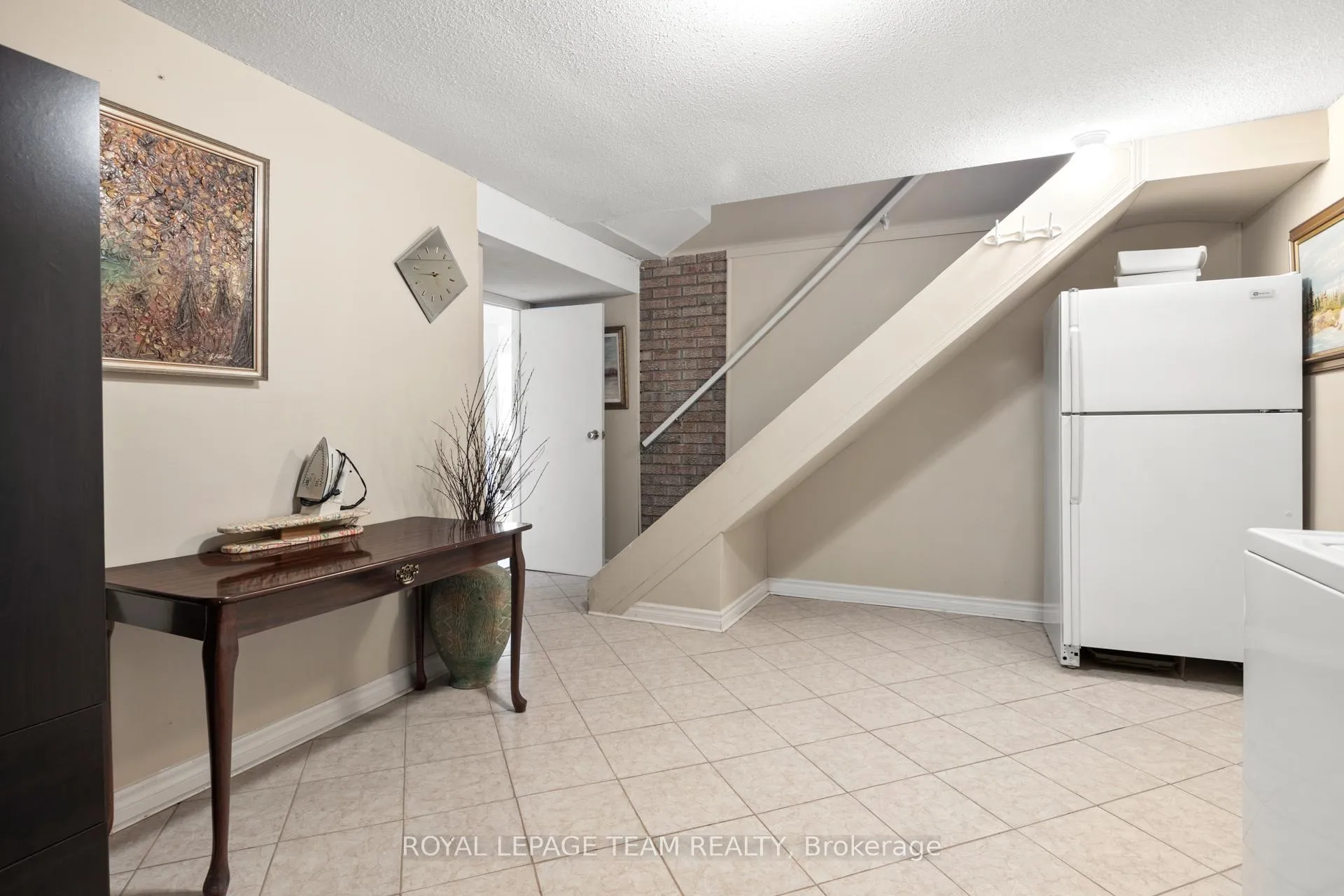 Photo 181 of 44 Sycamore Drive, Ottawa, Arbeatha Park — HOMEH