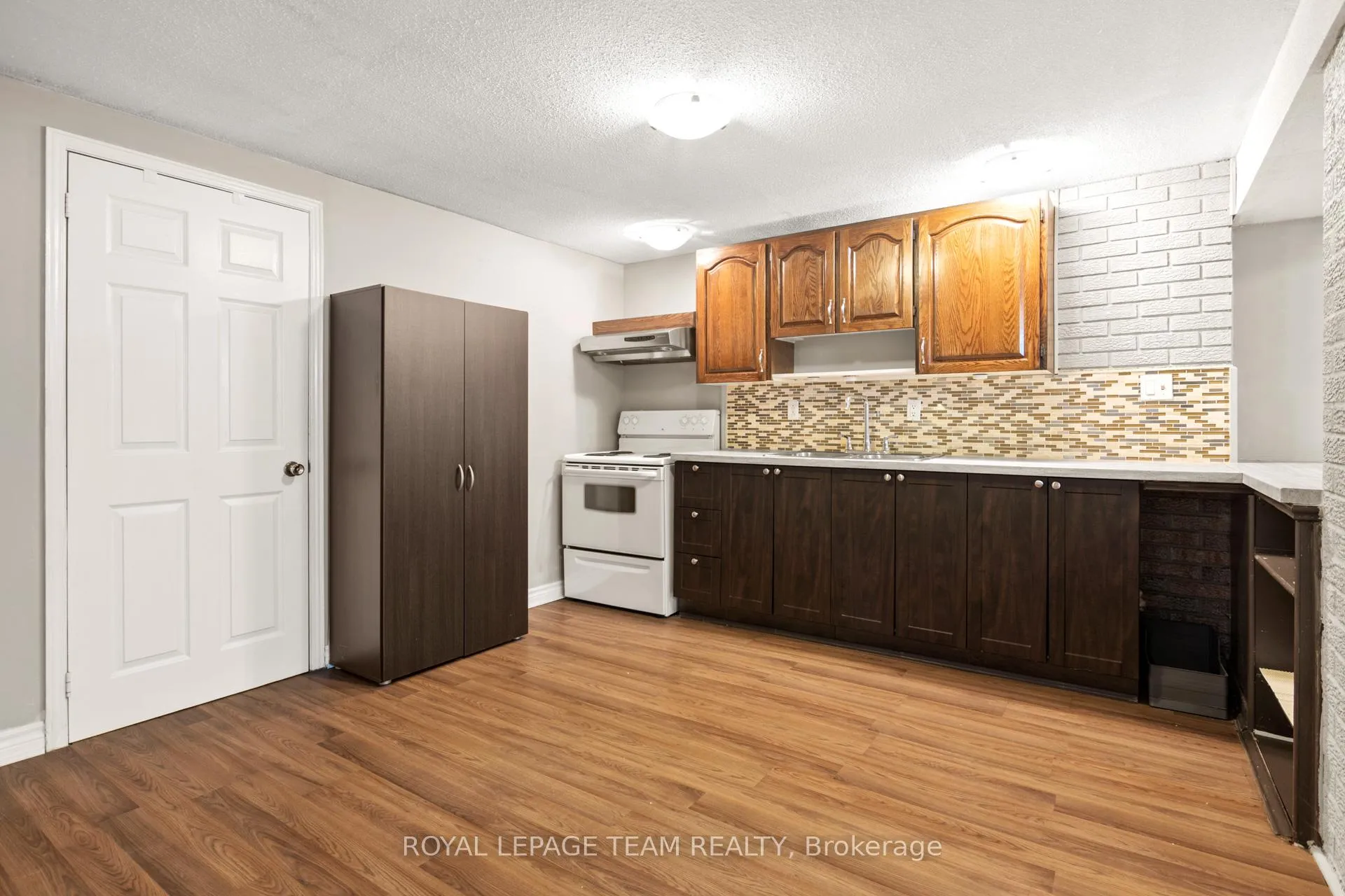 Photo 214 of 44 Sycamore Drive, Ottawa, Arbeatha Park — HOMEH