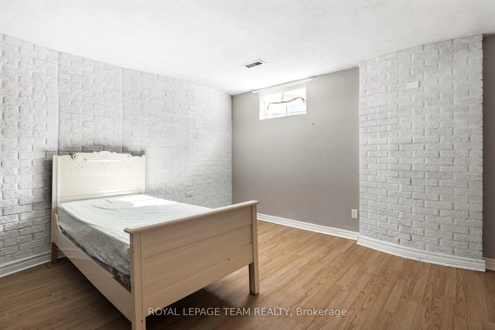 Photo 219 of 44 Sycamore Drive, Ottawa, Arbeatha Park — HOMEH