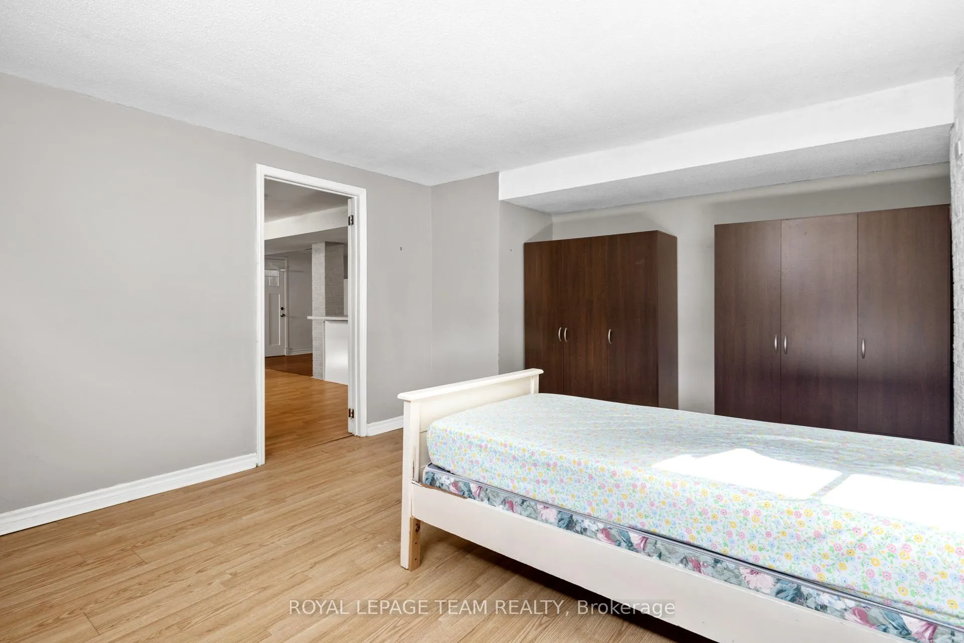 Photo 220 of 44 Sycamore Drive, Ottawa, Arbeatha Park — HOMEH
