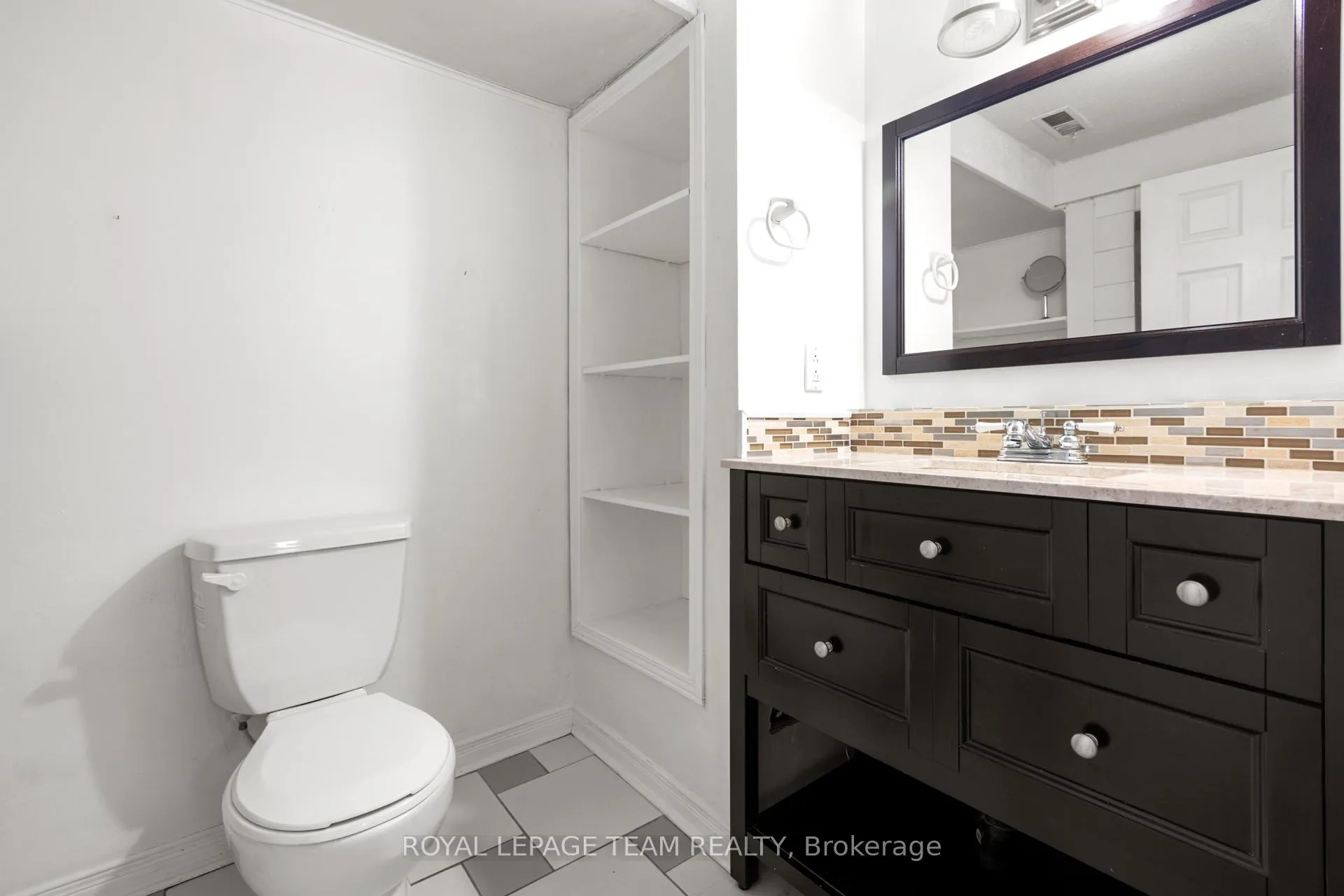 Photo 227 of 44 Sycamore Drive, Ottawa, Arbeatha Park — HOMEH