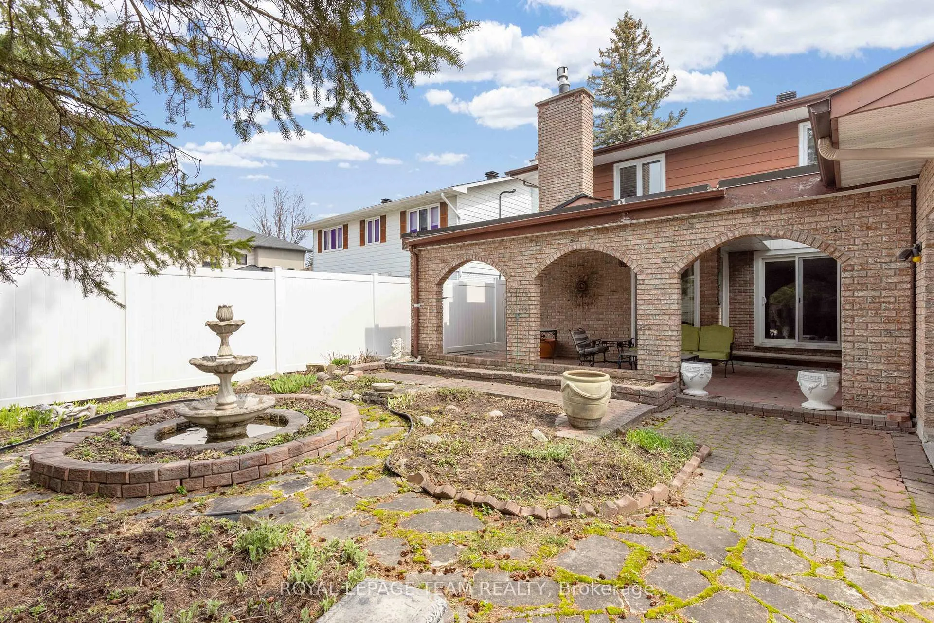 Photo 243 of 44 Sycamore Drive, Ottawa, Arbeatha Park — HOMEH