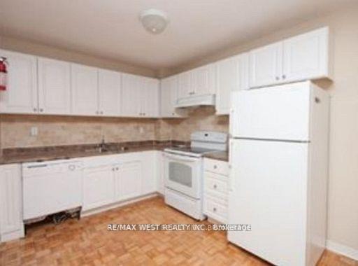 Photo 2 of Unit 2, 154 Euclid Avenue, Toronto, Trinity-Bellwoods — HOMEH