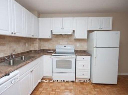 Photo 3 of Unit 2, 154 Euclid Avenue, Toronto, Trinity-Bellwoods — HOMEH