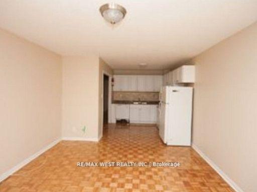 Photo 4 of Unit 2, 154 Euclid Avenue, Toronto, Trinity-Bellwoods — HOMEH