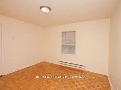 Photo 6 of Unit 2, 154 Euclid Avenue, Toronto, Trinity-Bellwoods — HOMEH