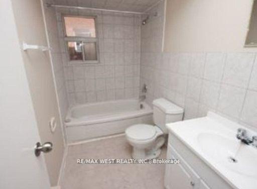 Photo 8 of Unit 2, 154 Euclid Avenue, Toronto, Trinity-Bellwoods — HOMEH