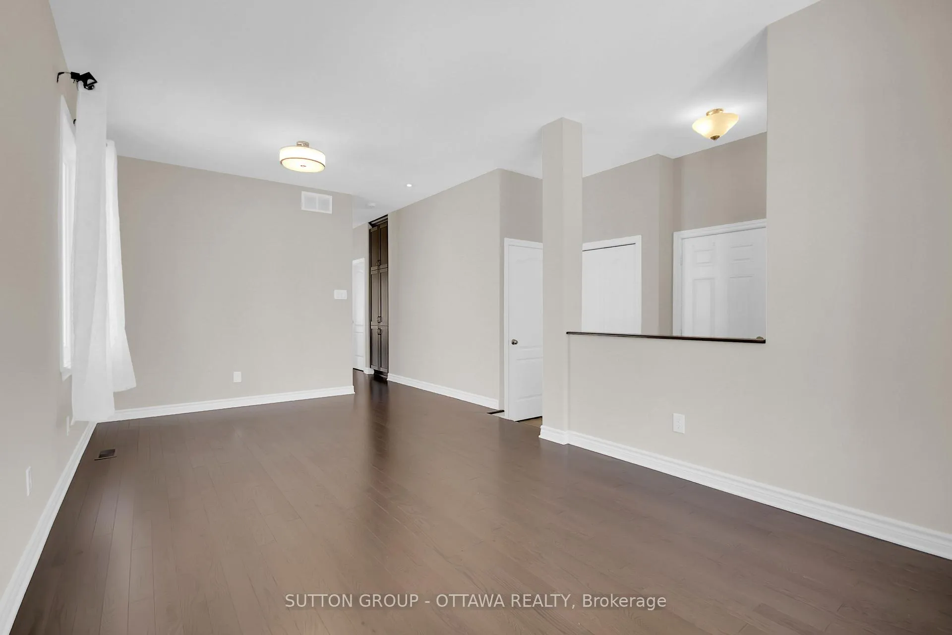 Photo 8 of 809 Carnelian Crescent, Ottawa, Riverside South/Gloucester Glen — HOMEH