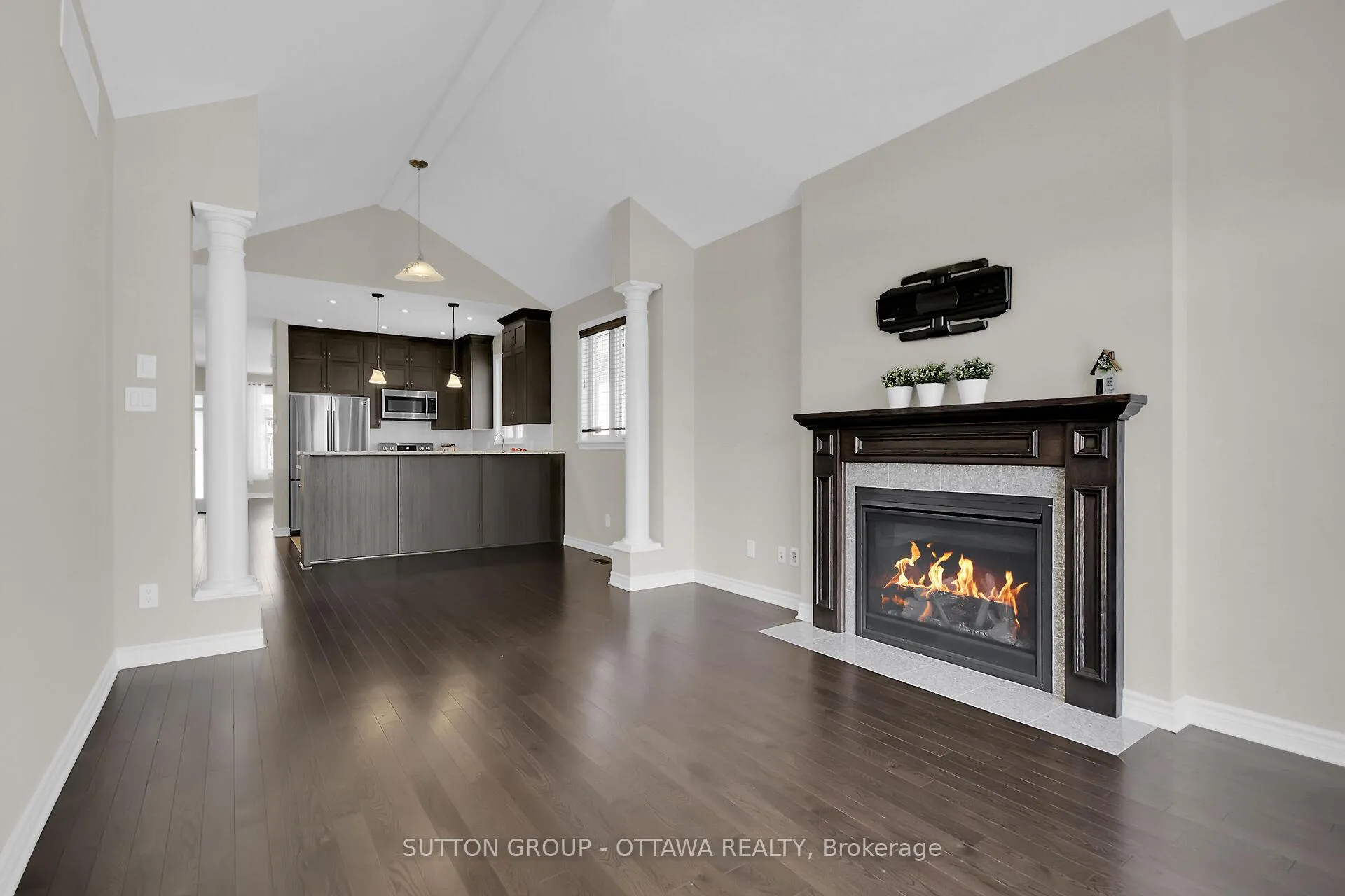 Photo 18 of 809 Carnelian Crescent, Ottawa, Riverside South/Gloucester Glen — HOMEH