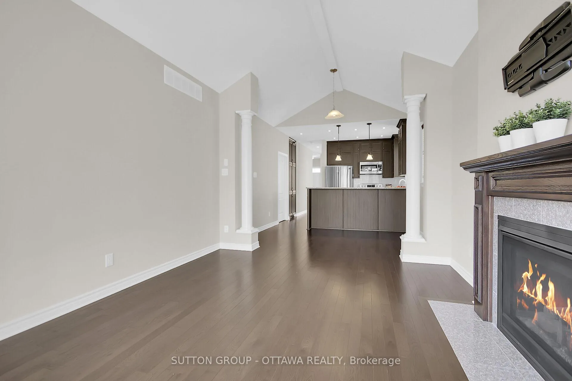 Photo 19 of 809 Carnelian Crescent, Ottawa, Riverside South/Gloucester Glen — HOMEH