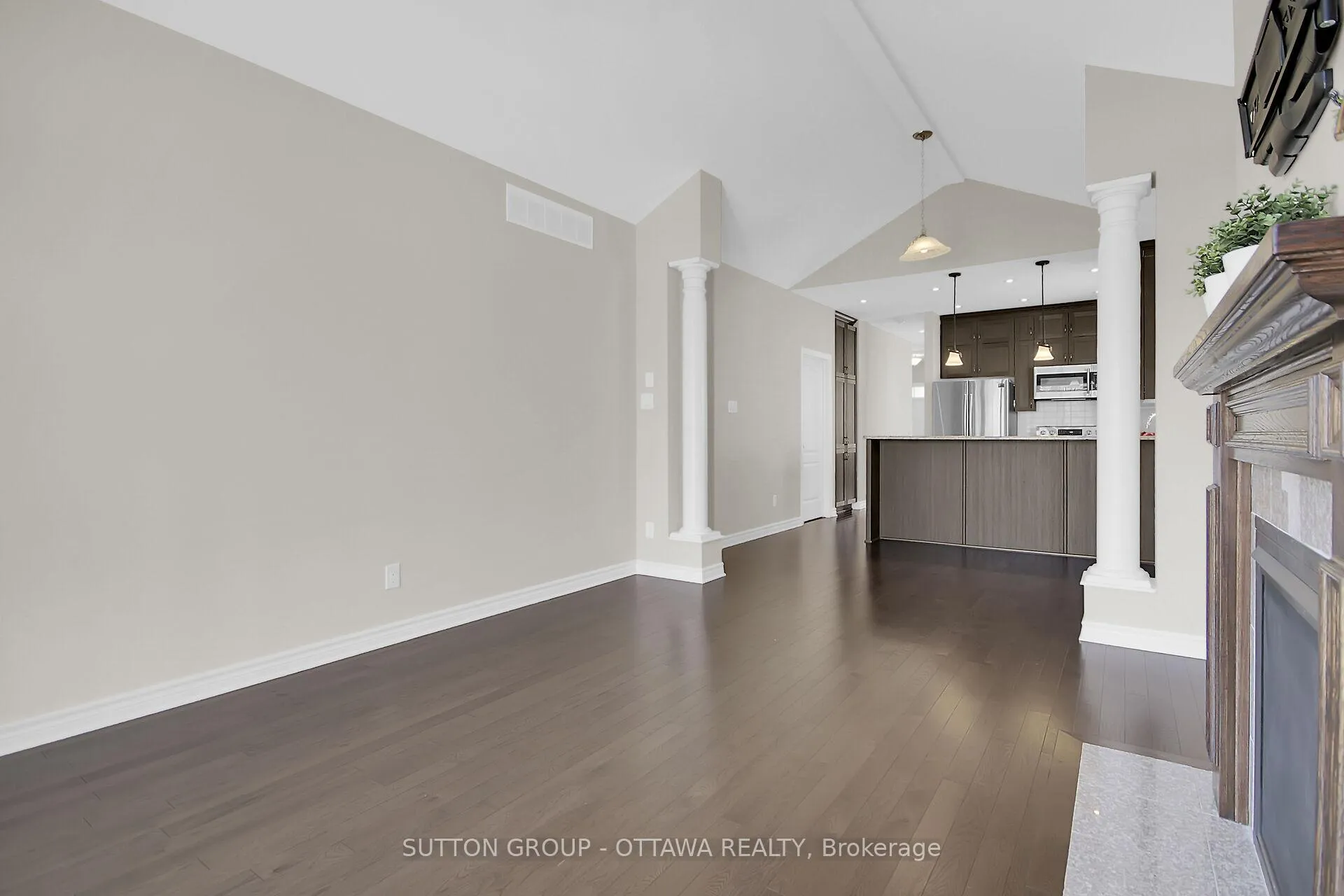 Photo 21 of 809 Carnelian Crescent, Ottawa, Riverside South/Gloucester Glen — HOMEH