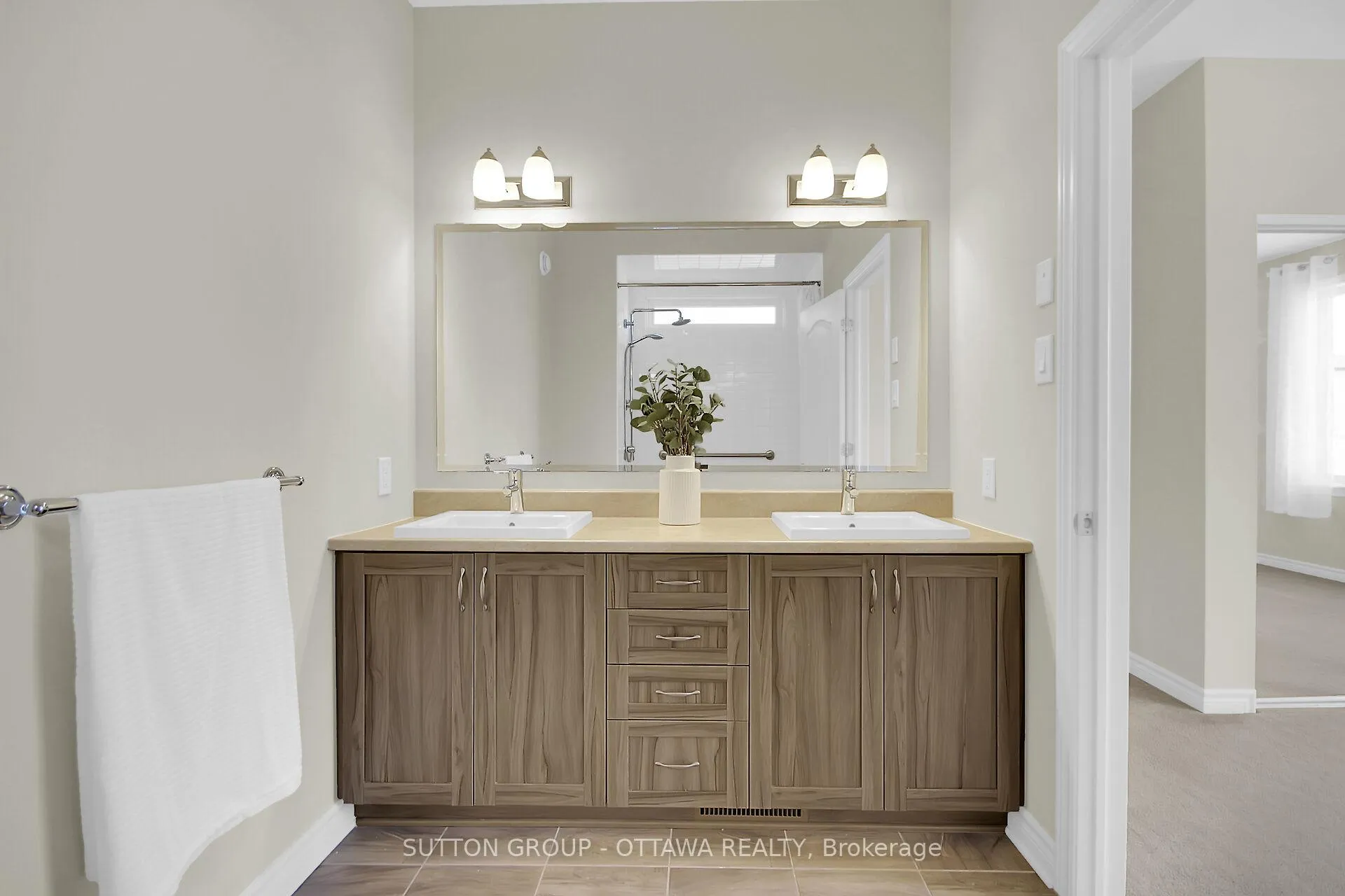 Photo 26 of 809 Carnelian Crescent, Ottawa, Riverside South/Gloucester Glen — HOMEH