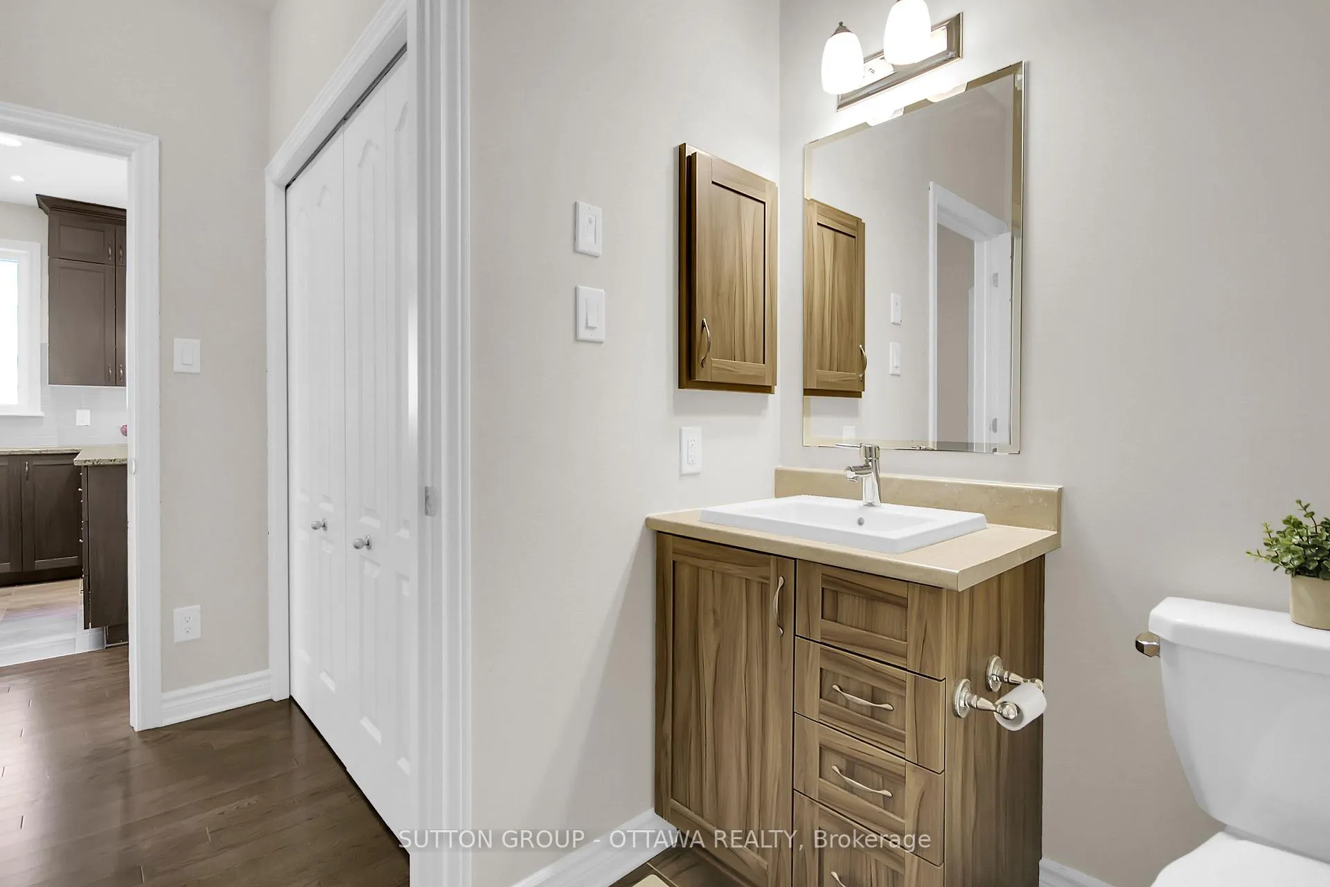 Photo 33 of 809 Carnelian Crescent, Ottawa, Riverside South/Gloucester Glen — HOMEH