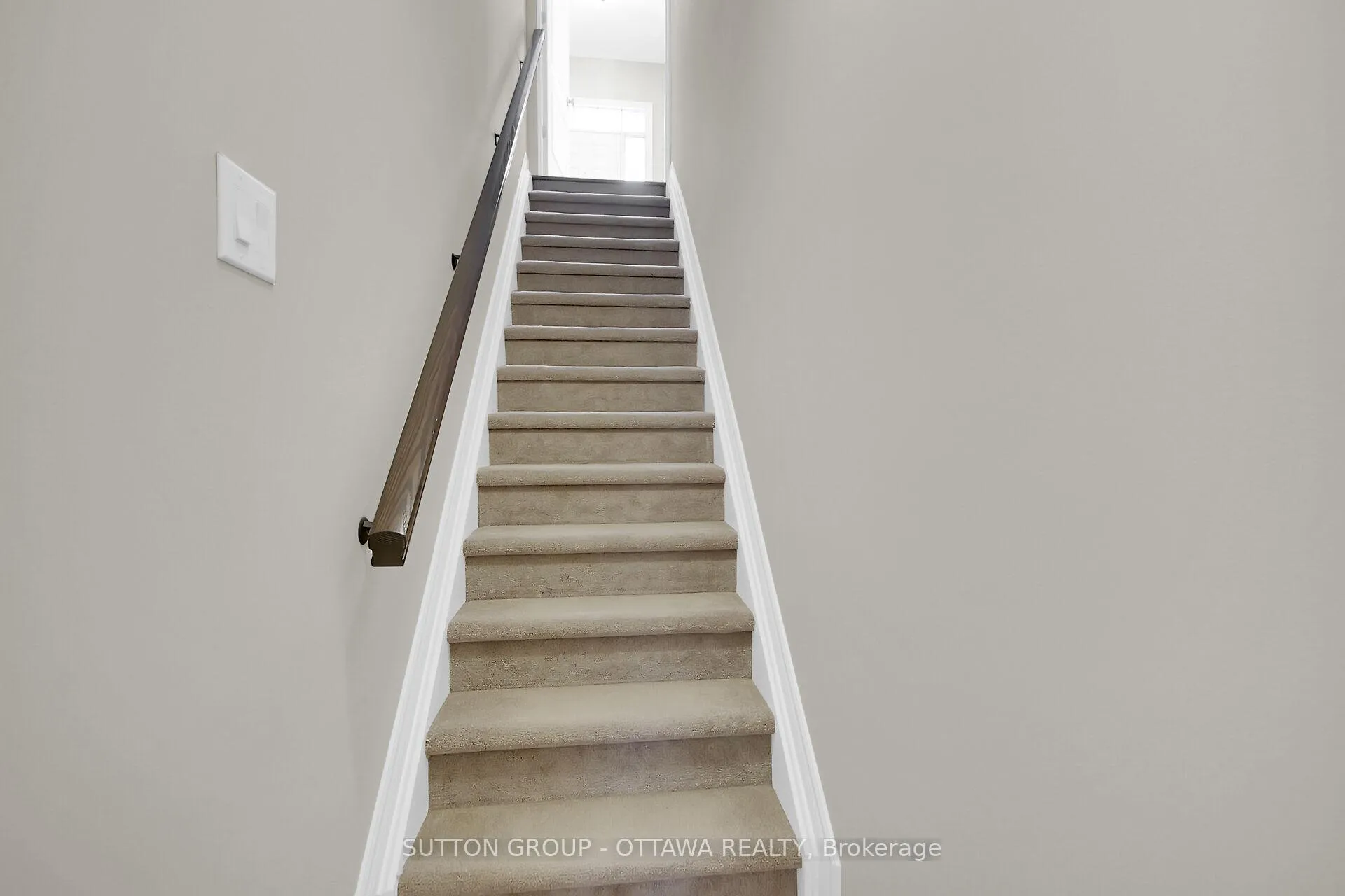 Photo 37 of 809 Carnelian Crescent, Ottawa, Riverside South/Gloucester Glen — HOMEH