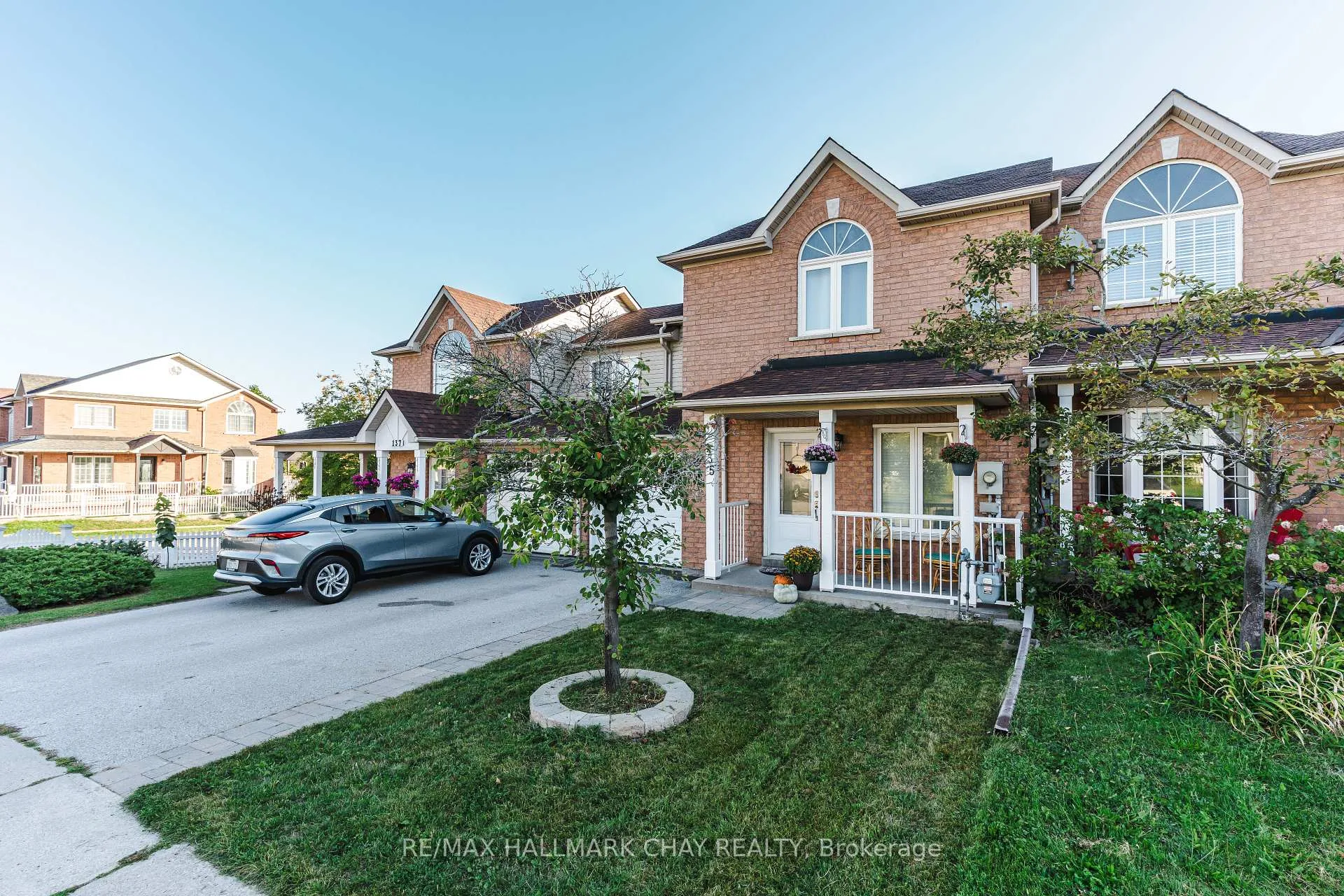 Photo 2 of 135 Trevino Circle, Barrie, East Bayfield — HOMEH