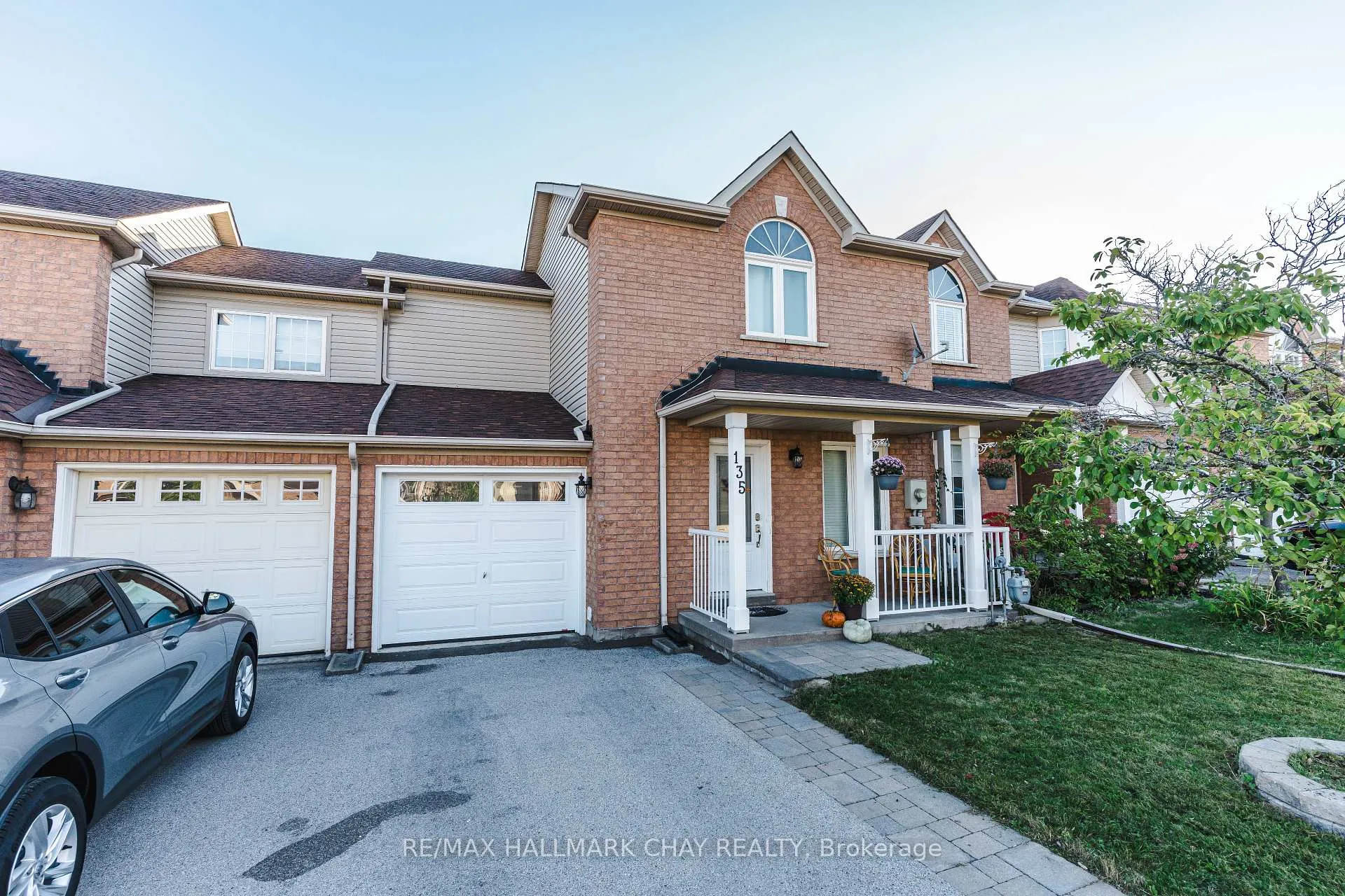 Photo 3 of 135 Trevino Circle, Barrie, East Bayfield — HOMEH
