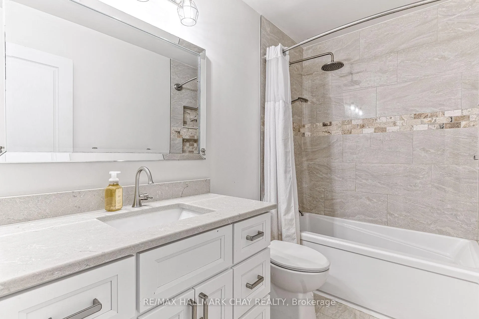 Photo 11 of 135 Trevino Circle, Barrie, East Bayfield — HOMEH