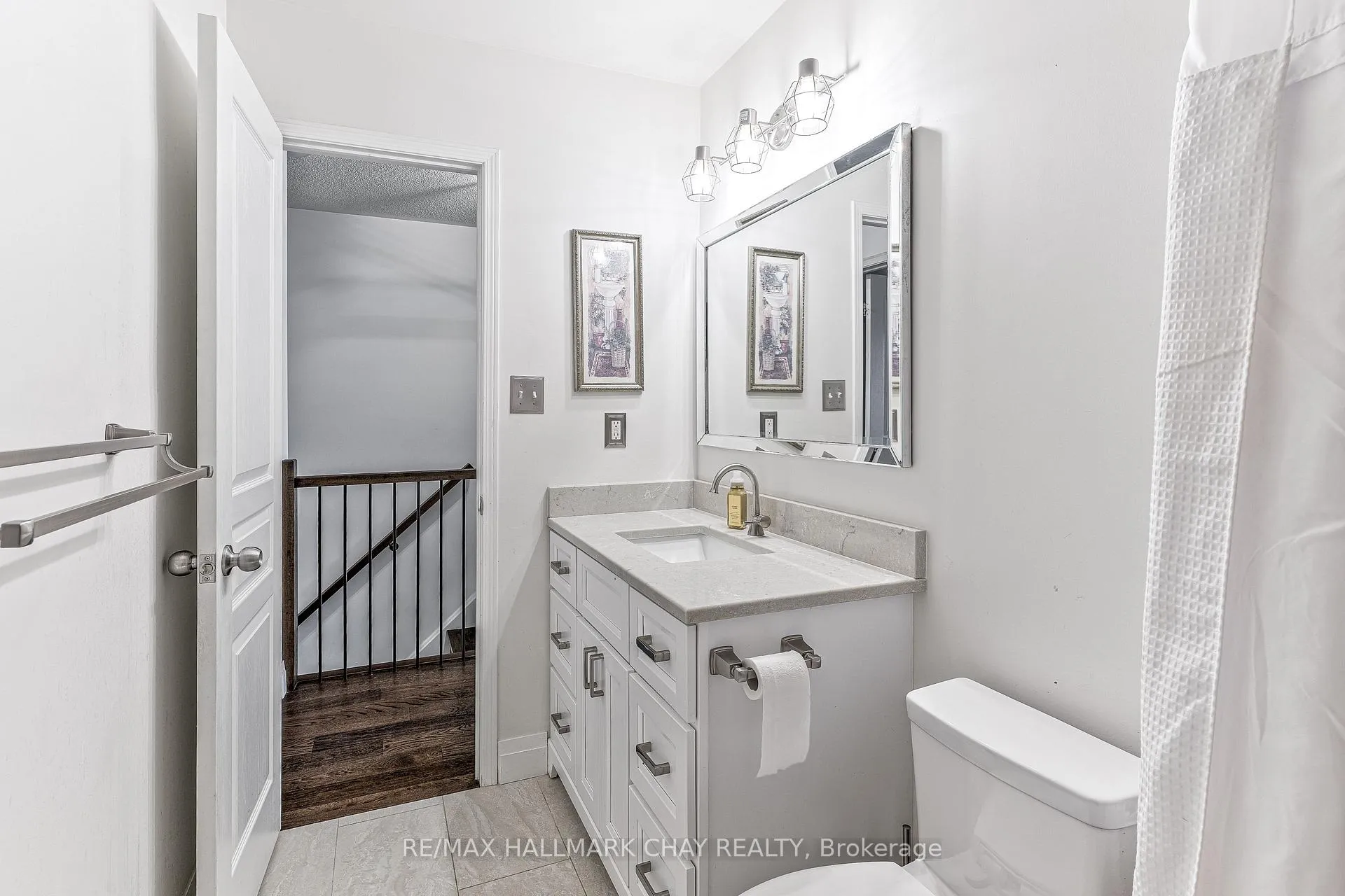 Photo 13 of 135 Trevino Circle, Barrie, East Bayfield — HOMEH