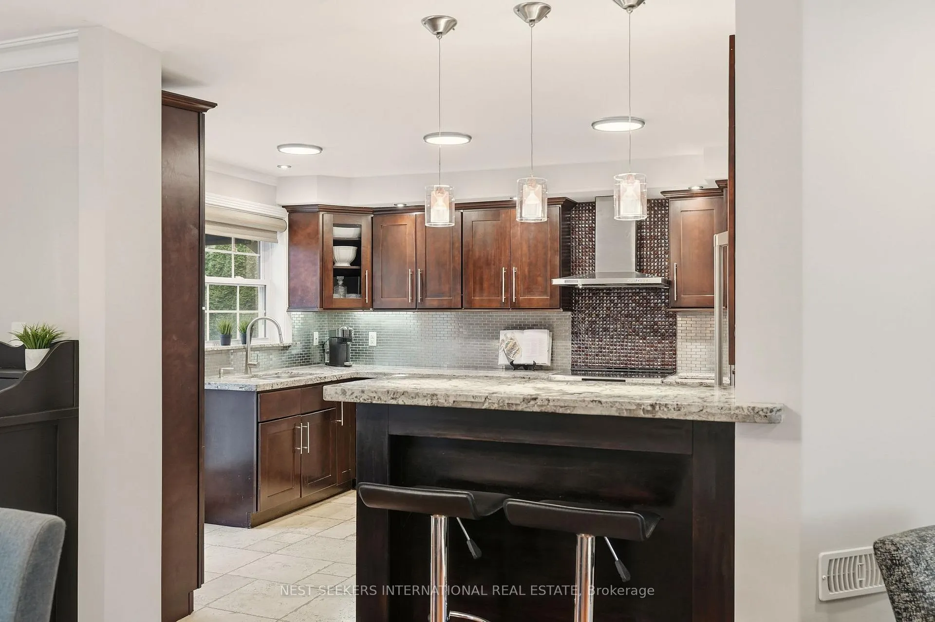 Photo 9 of 31 Mark Street, Aurora, Aurora Village — HOMEH