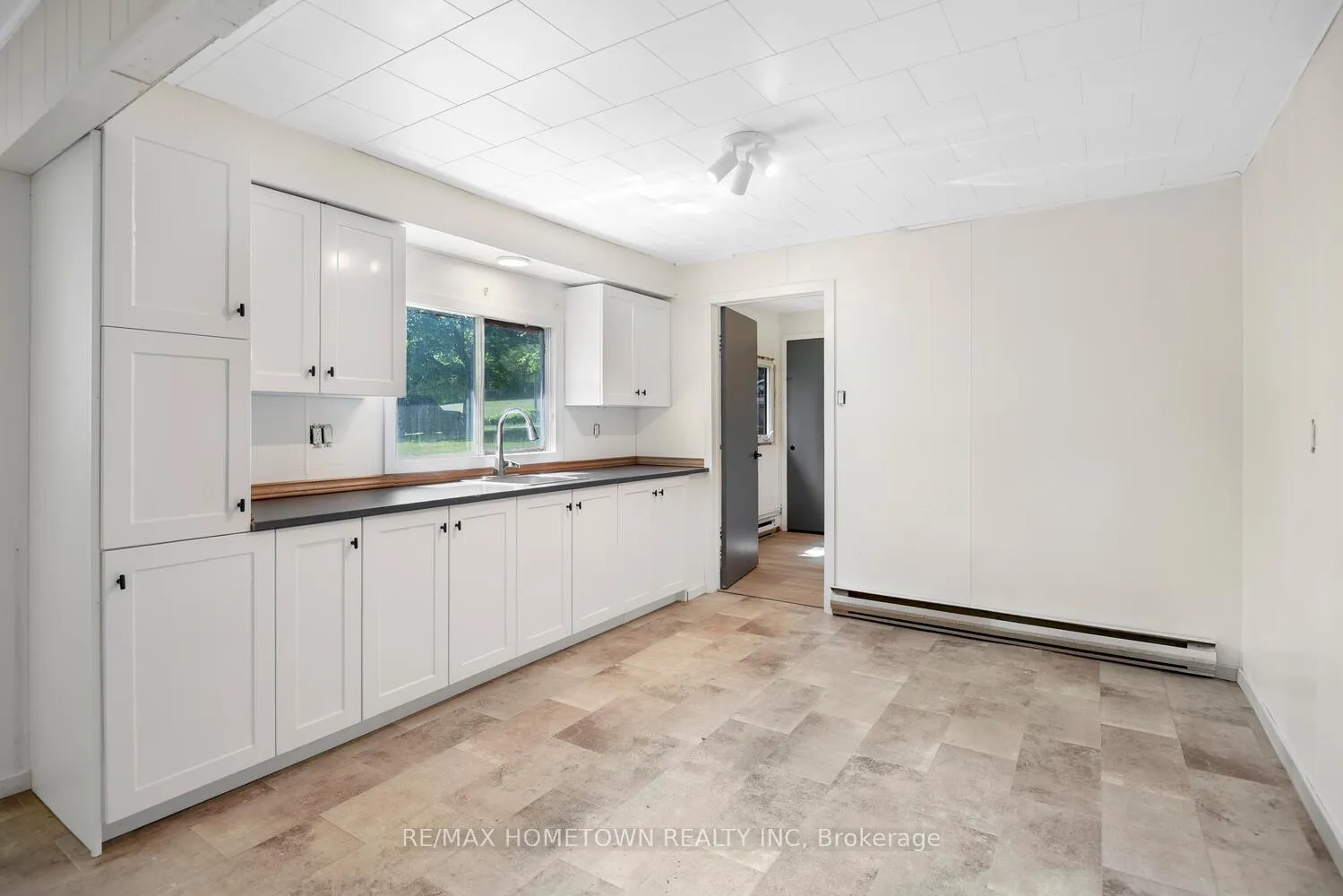 Photo 201 of 573 County Park Road, Athens, R of Yonge & Escott Twp — HOMEH