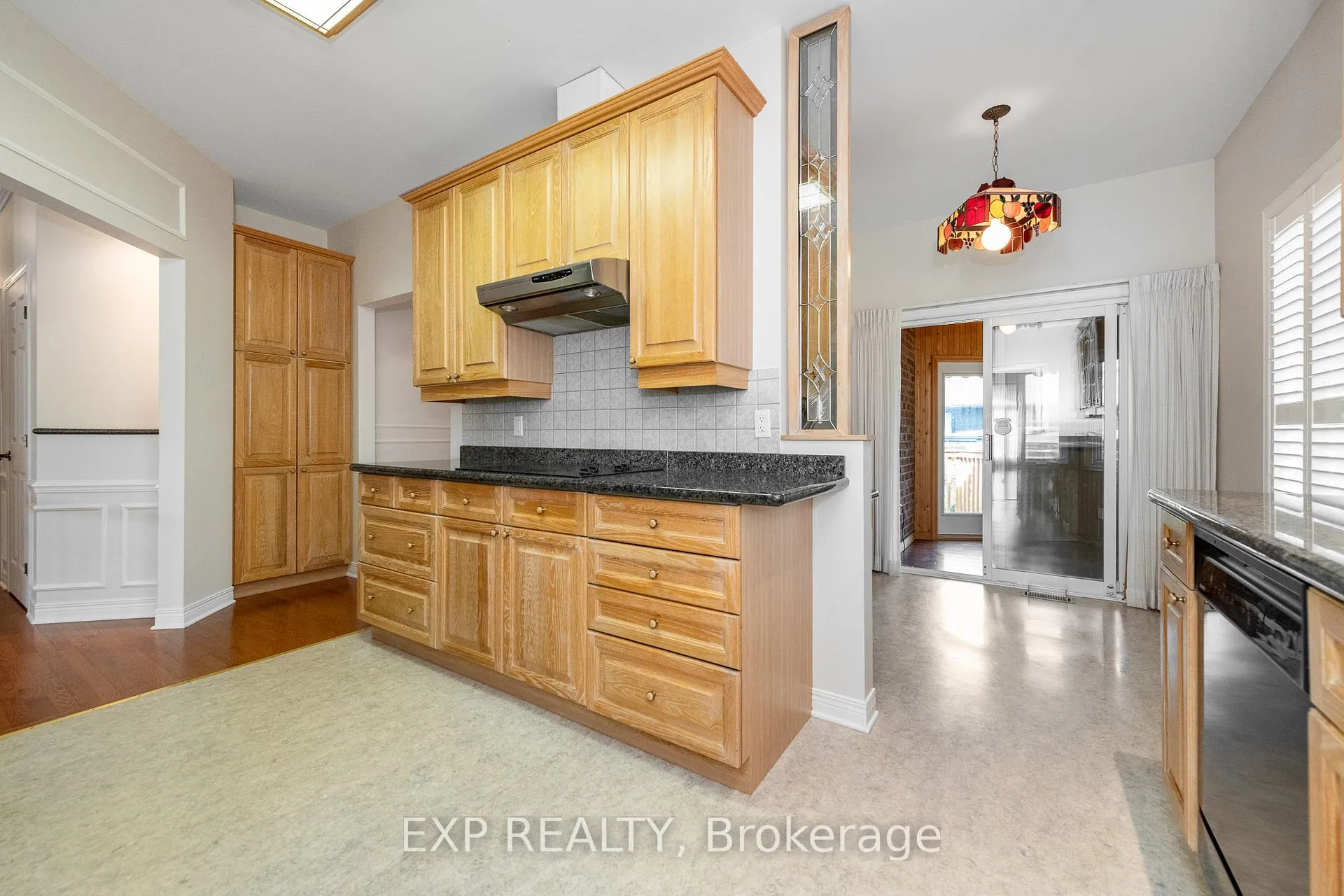 Photo 233 of 243 Marilyn Avenue, Ottawa, Mooneys Bay/Revelstoke — HOMEH