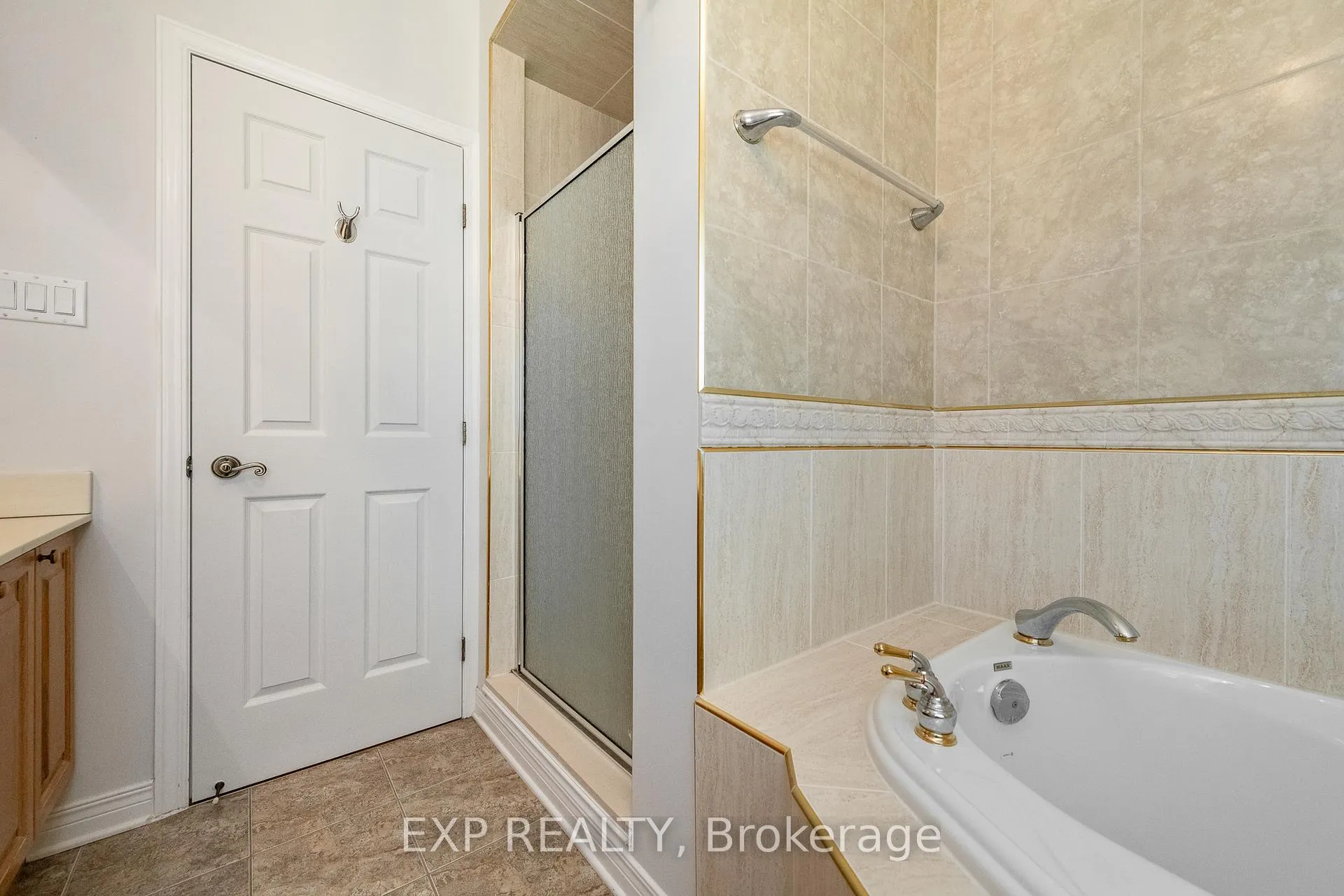 Photo 417 of 243 Marilyn Avenue, Ottawa, Mooneys Bay/Revelstoke — HOMEH