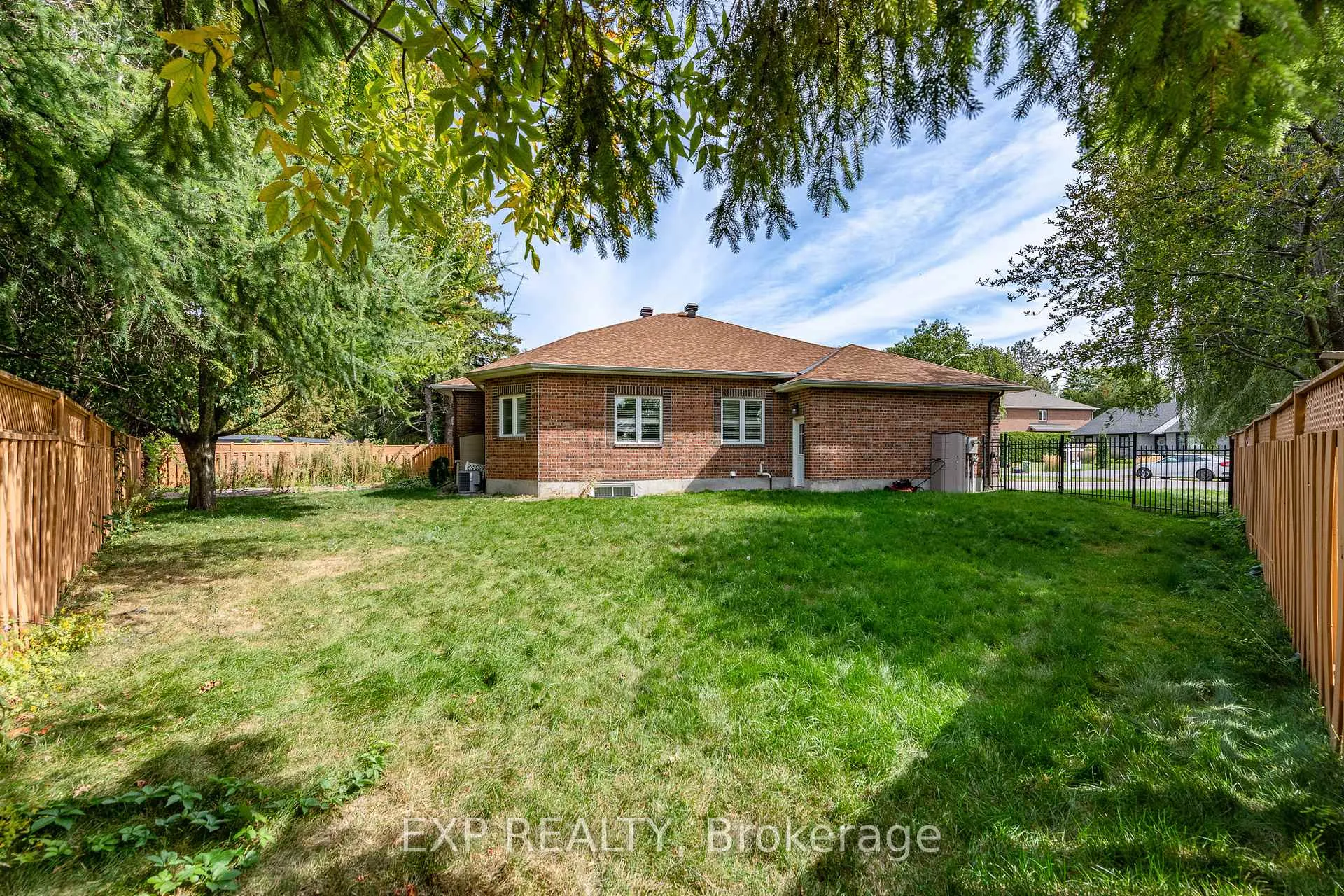 Photo 764 of 243 Marilyn Avenue, Ottawa, Mooneys Bay/Revelstoke — HOMEH