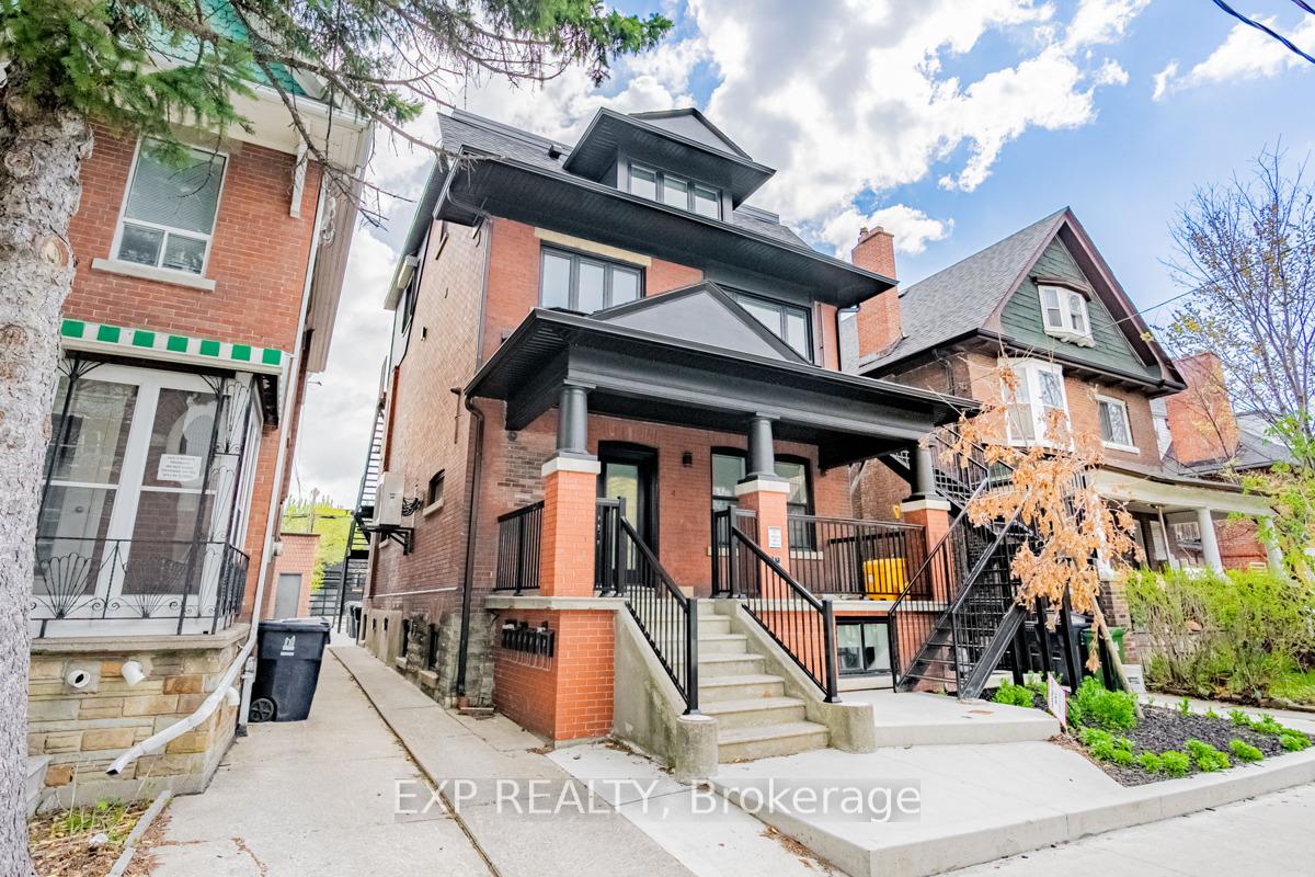 Front of Unit 5, 679 Dovercourt Road