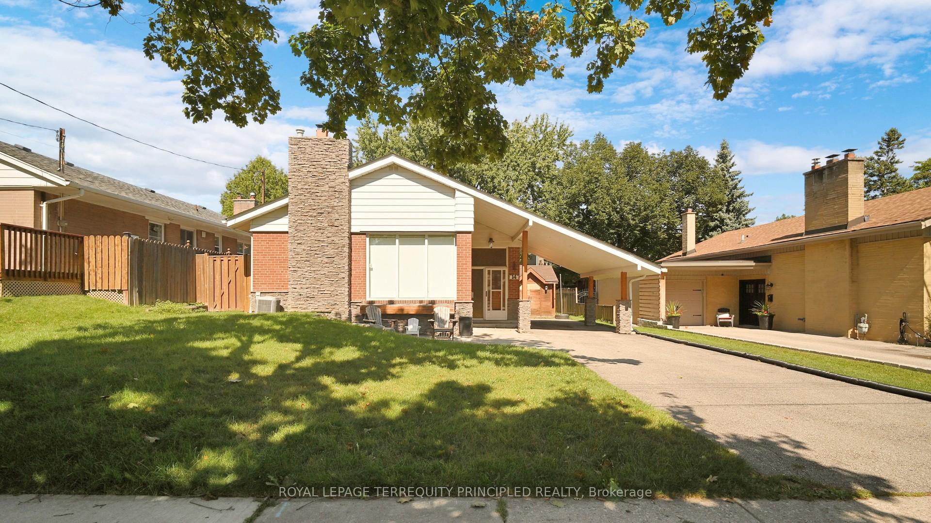 Front of Unit Lower, 14 Hedges Boulevard