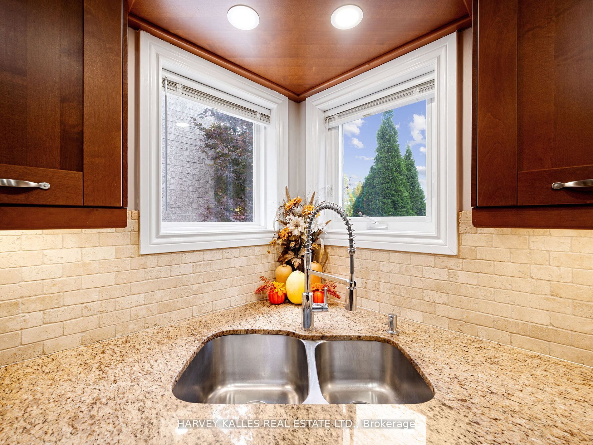 Photo 53 of 146 Veneto Drive, Vaughan, Vaughan Grove — HOMEH