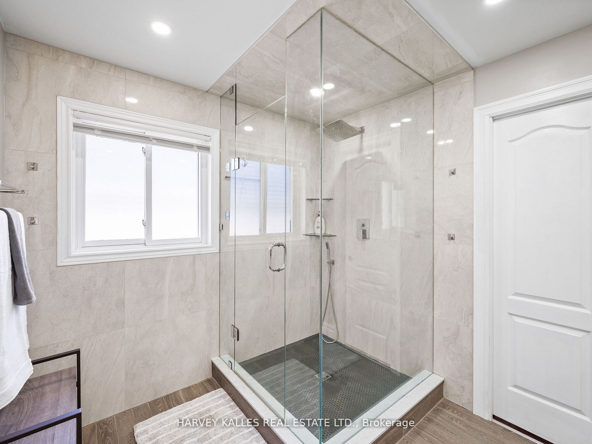 Photo 64 of 146 Veneto Drive, Vaughan, Vaughan Grove — HOMEH