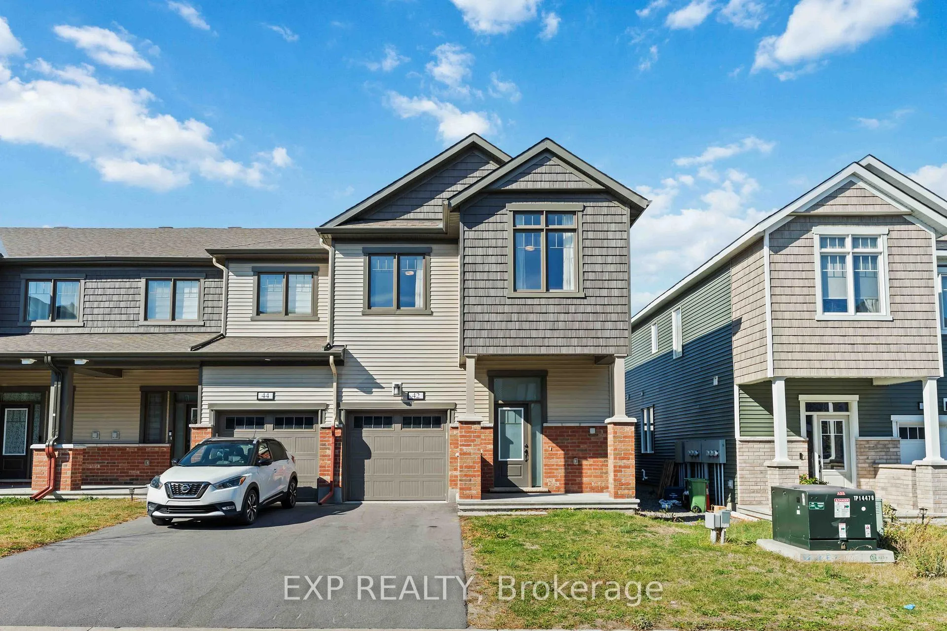 Photo 4 of 42 Lentago Avenue, Ottawa, Barrhaven - Half Moon Bay — HOMEH