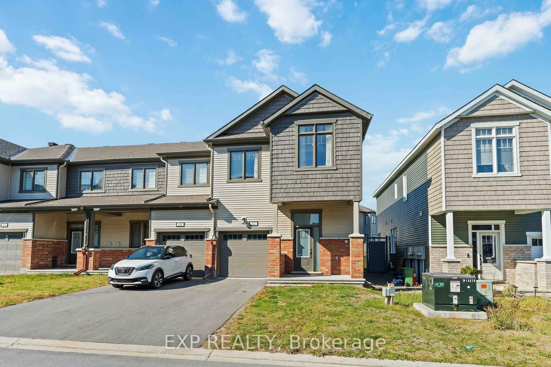 Photo 5 of 42 Lentago Avenue, Ottawa, Barrhaven - Half Moon Bay — HOMEH